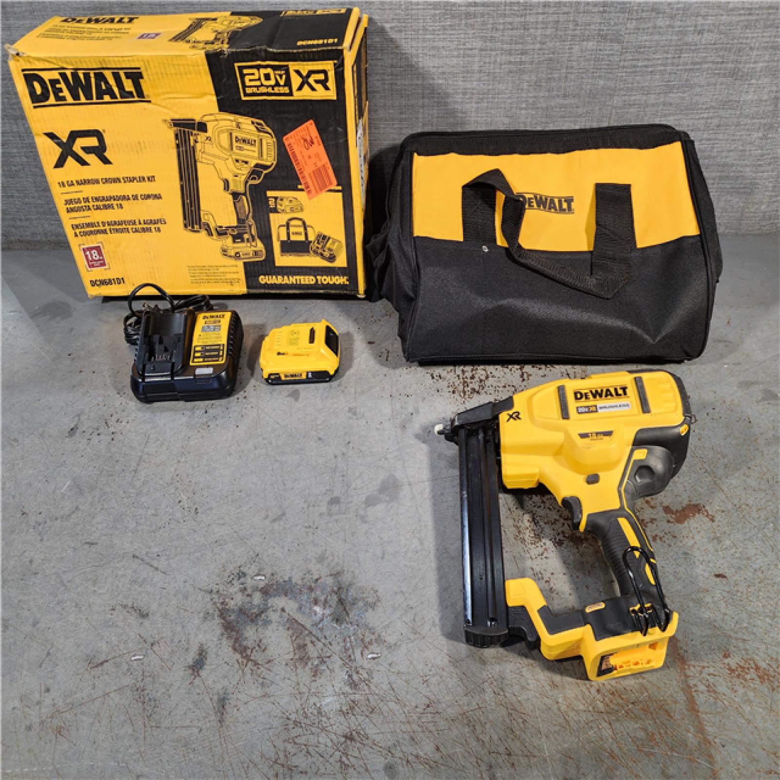 HOUSTON LOCATION - AS-IS DEWALT DCN681D1 20V 18Ga Stapler Kit