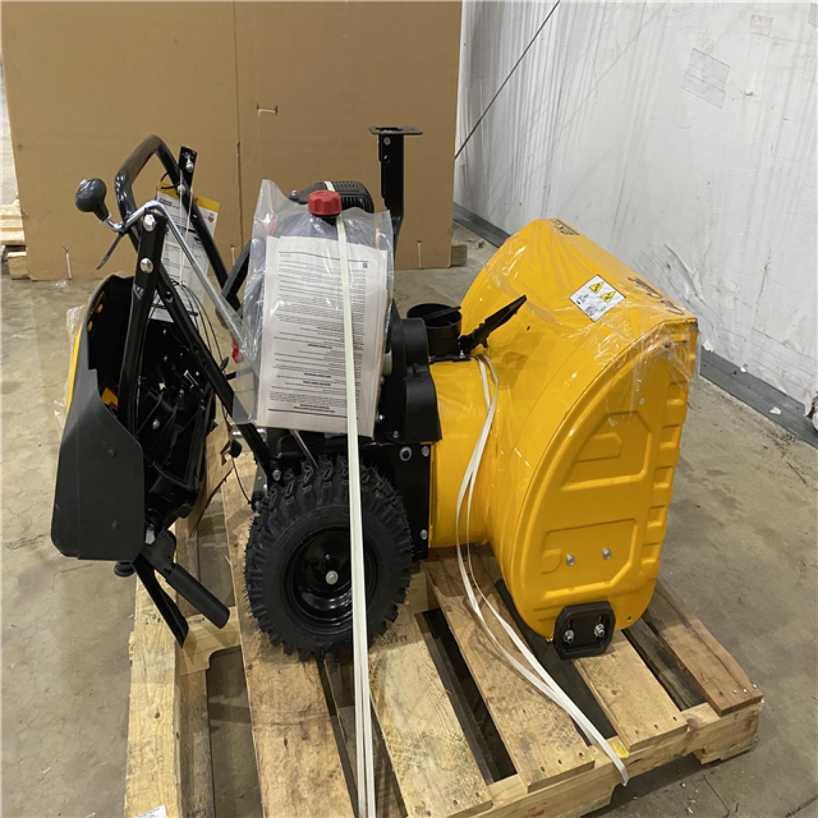 Houston Location - AS-IS Cub Cadet 2x 24'' in Snow Blower