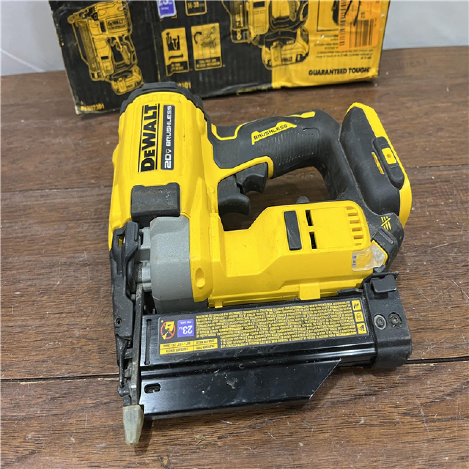 AS-ISDeWalt DCN623D1 20-Volt MAX Atomic Compact Cordless Pin Nailer Kit  Brushless Motor  23 Gauge  Battery - Quantity 1