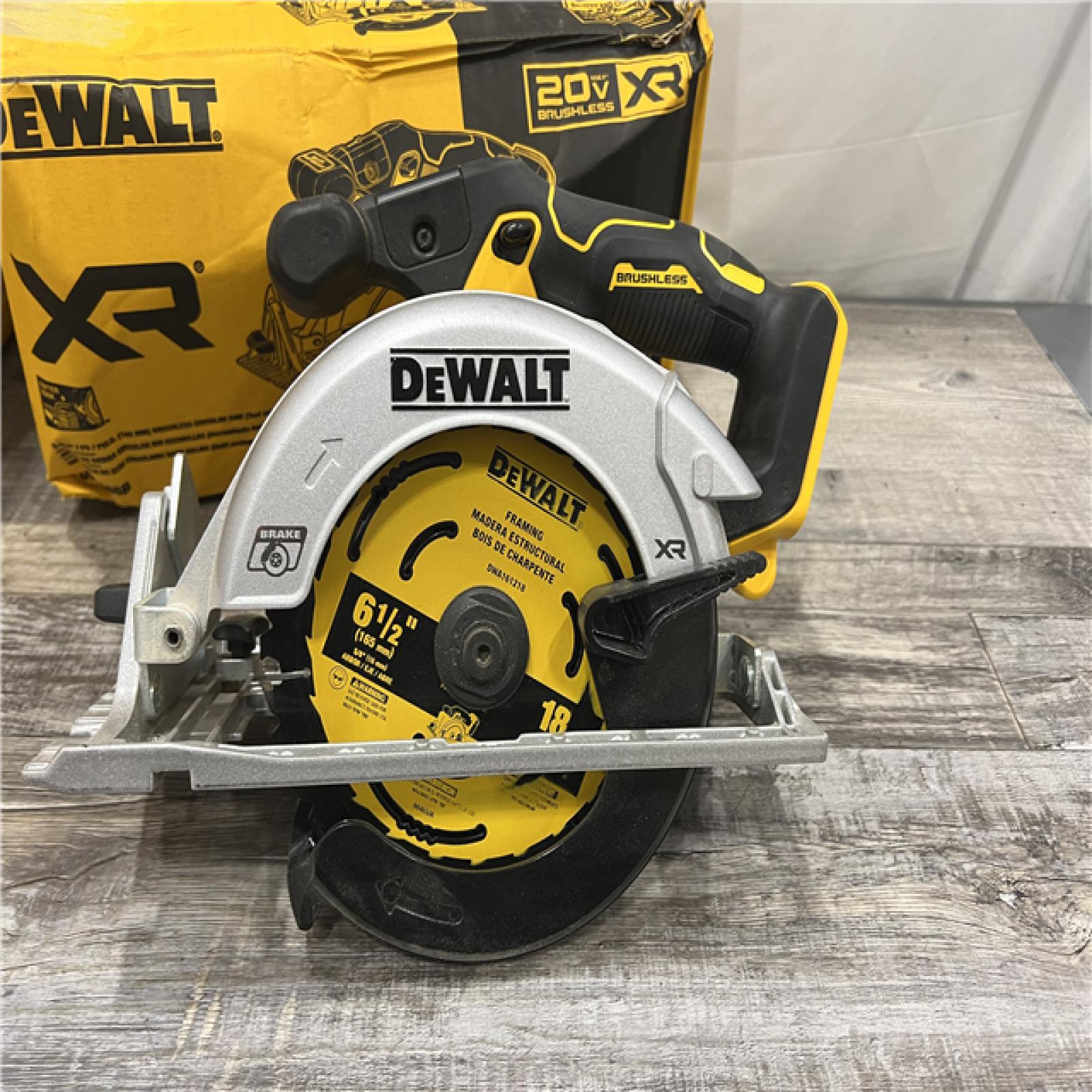 AS-IS DeWALT DCS565B 20V Max Brushless 6.5   Cordless Circular Saw