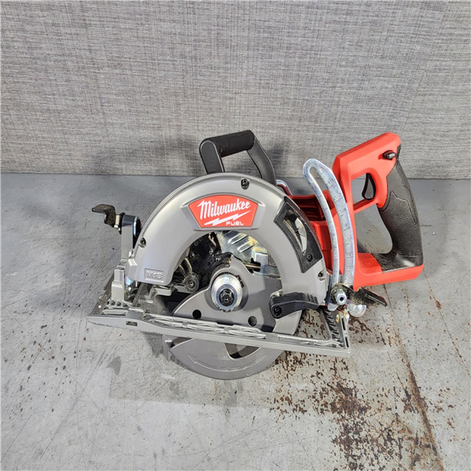 HOUSTON LOCATION - AS-IS Milwaukee 2830-20 Rear Handle Circular Saw M18 FUEL 7-1/4  Cordless Brushless Tool Only