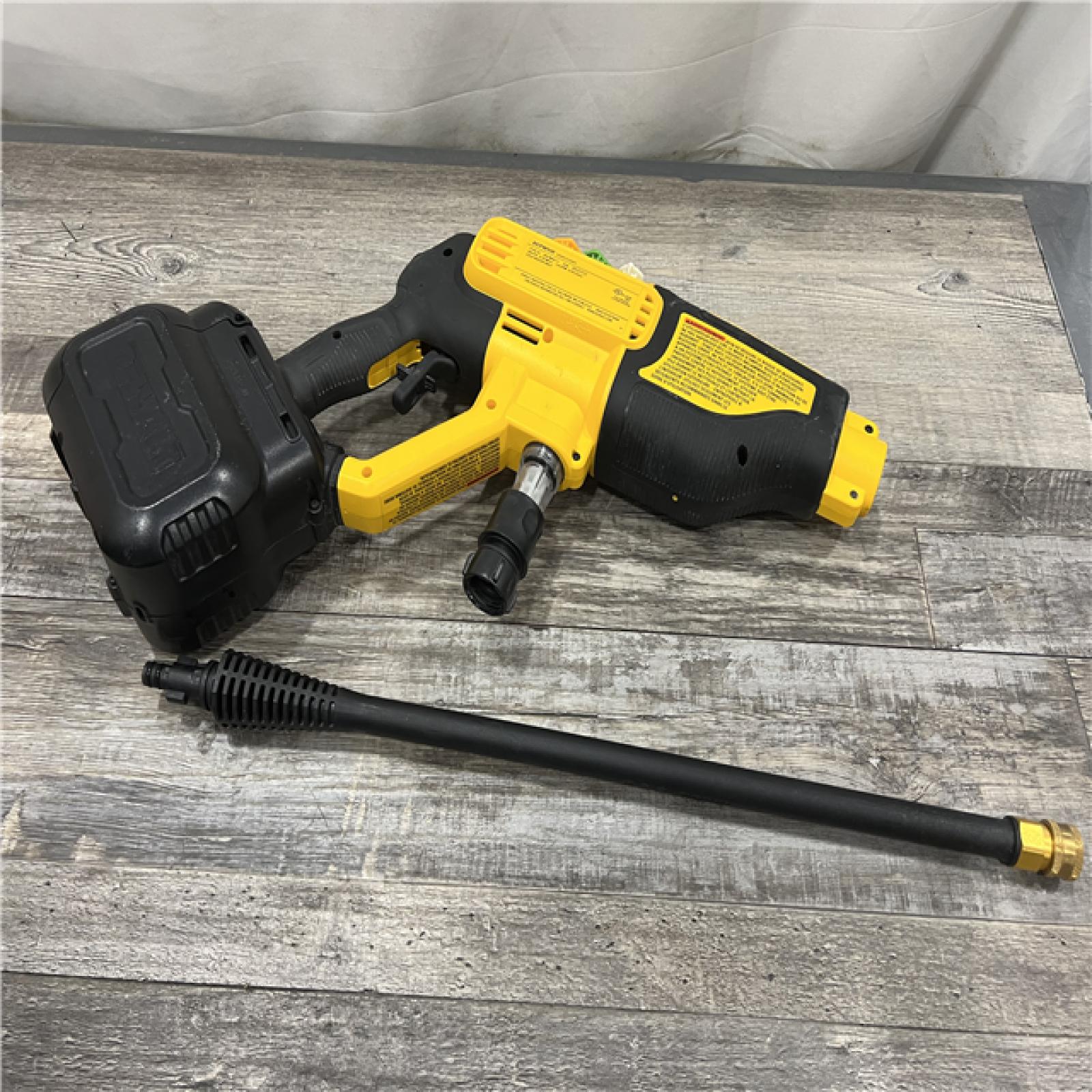 AS-IS Dewalt 20V 550 PSI  1 GPM Cordless Power Cleaner W/ 4 Nozzles Tool-Only DCPW550B