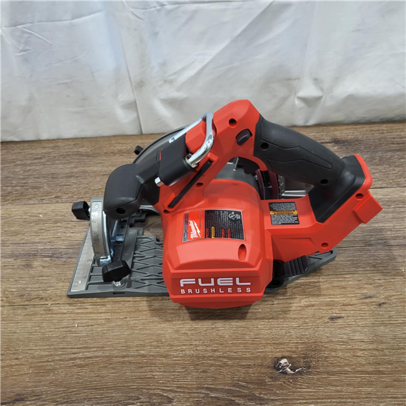 AS-IS M18 FUEL 18V Lithium-Ion Brushless Cordless 7-1/4 in. Circular Saw (Tool-Only)