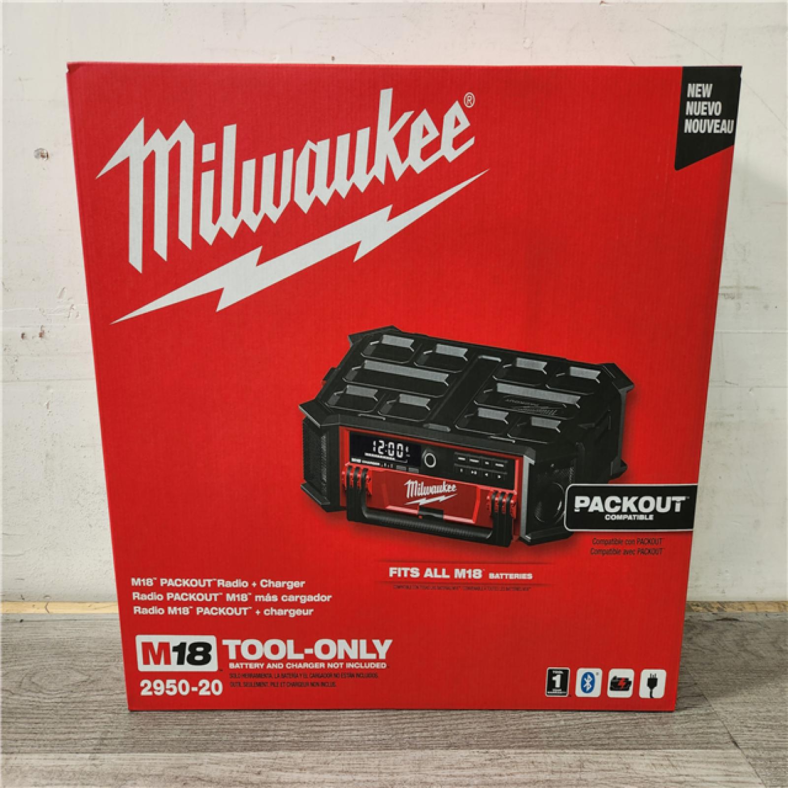 Phoenix Location NEW Milwaukee M18 Lithium-Ion Cordless PACKOUT Radio/Speaker with Built-In Charger