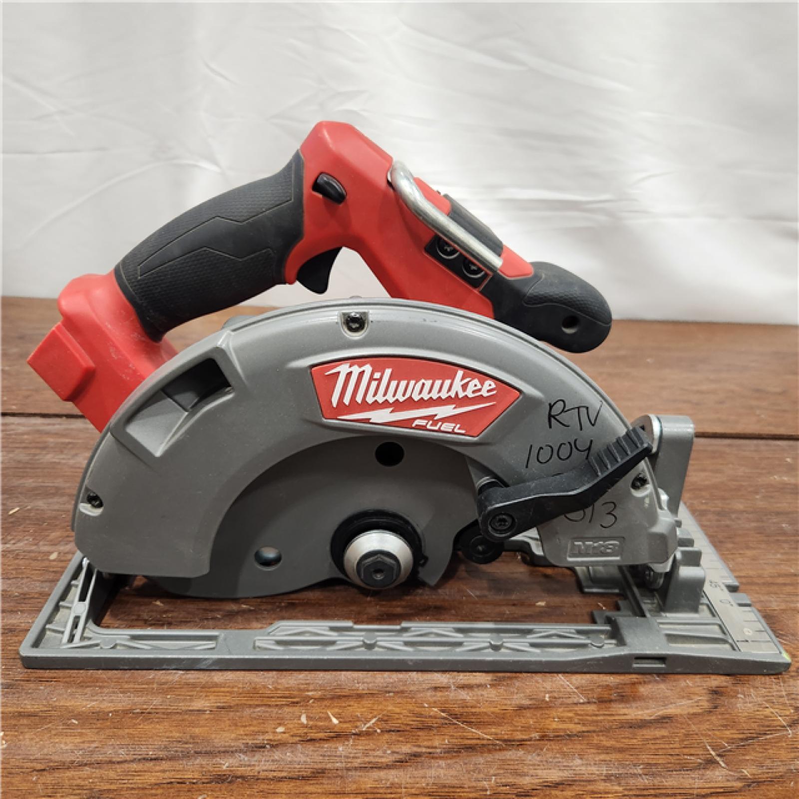 AS-IS Milwaukee M18 7-1/4  18V Brushless Circular Saw 2631-20 (Bare Tool)