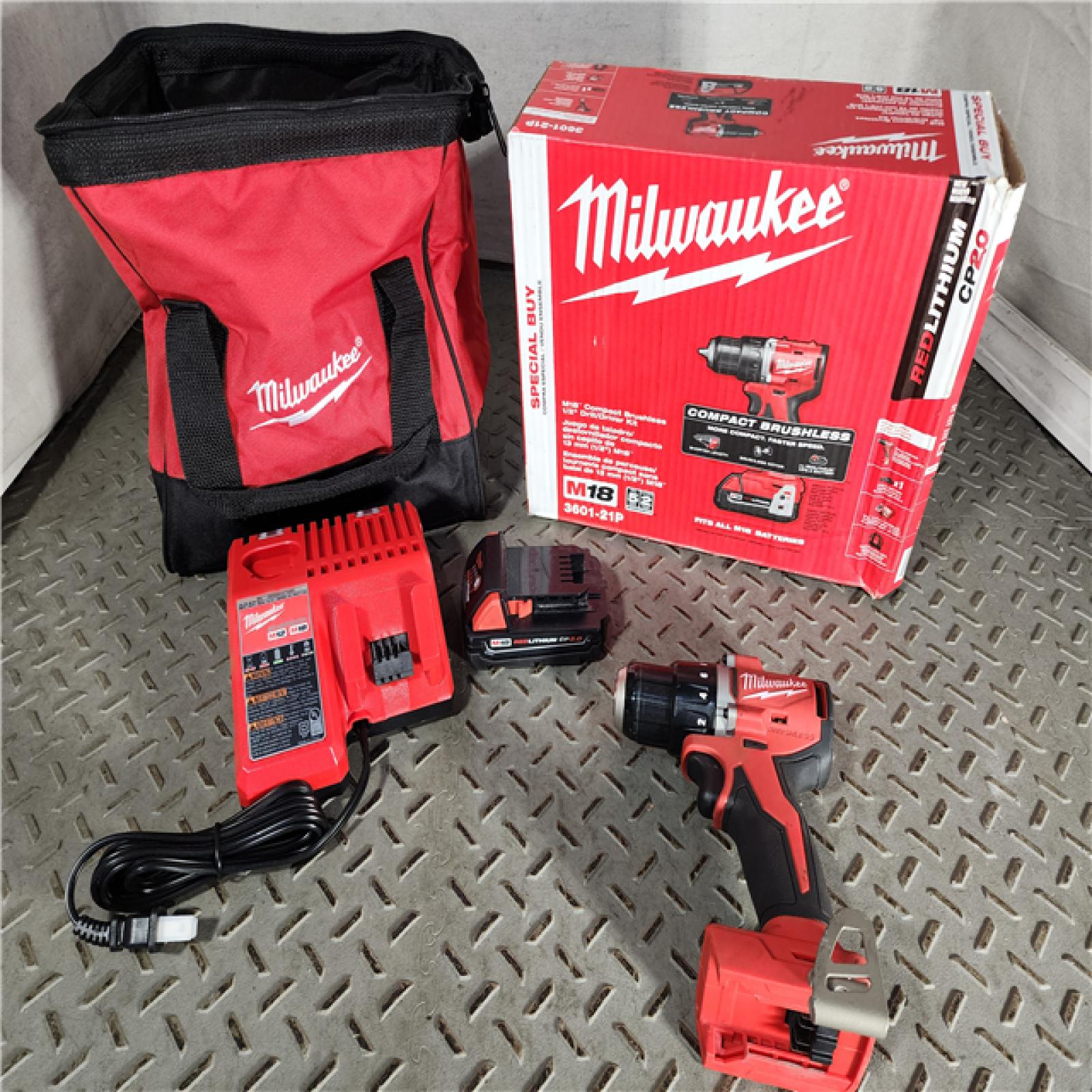 HOUSTON LOCATION - AS-IS Milwaukee M18 Compact Brushless Cordless 1/2 in. Drill/Driver Kit