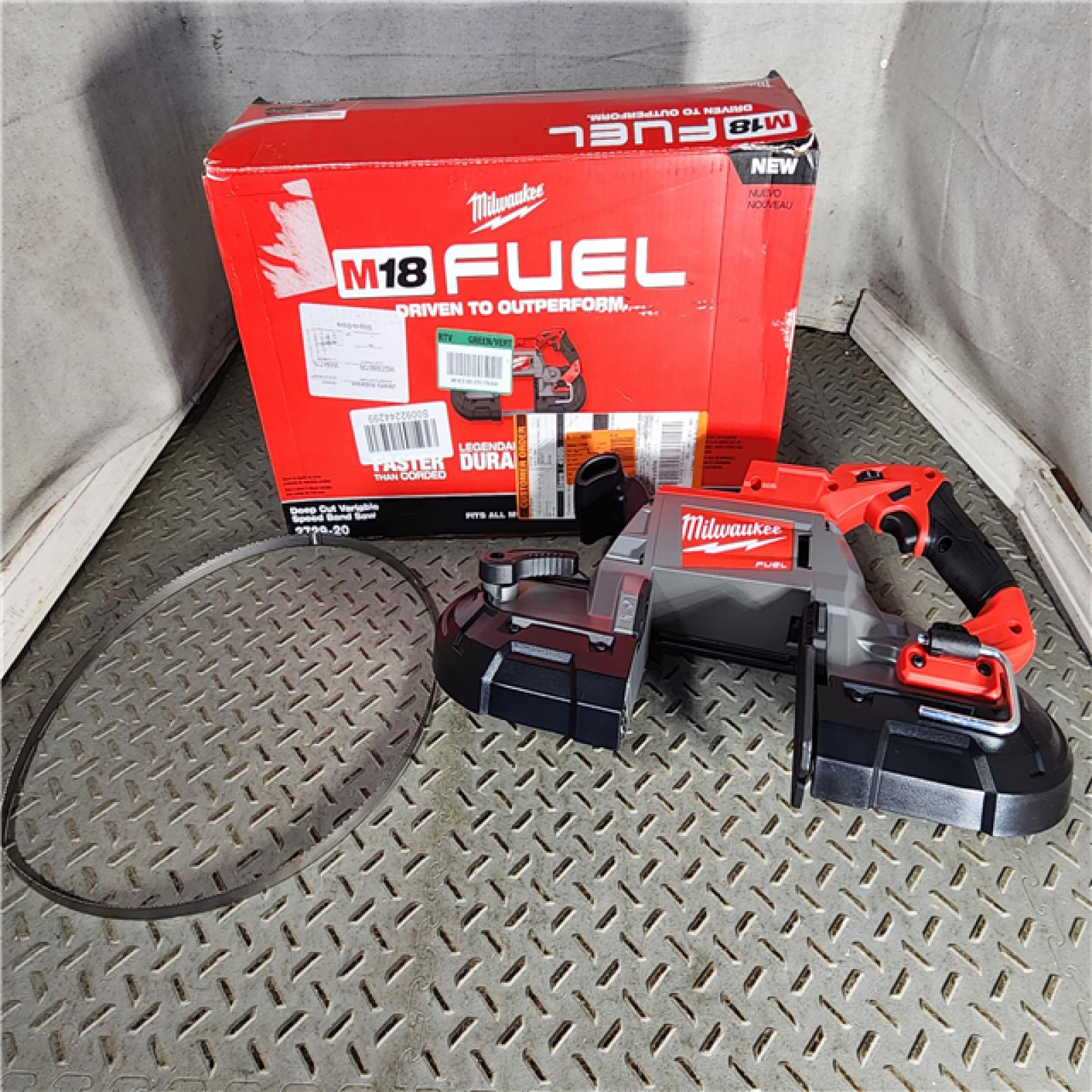 HOUSTON LOCATION - AS-IS (APPEARS LIKE NEW) Milwaukee 2729-20 - M18 Fuel 18V Cordless Brushless Band Saw Bare Tool