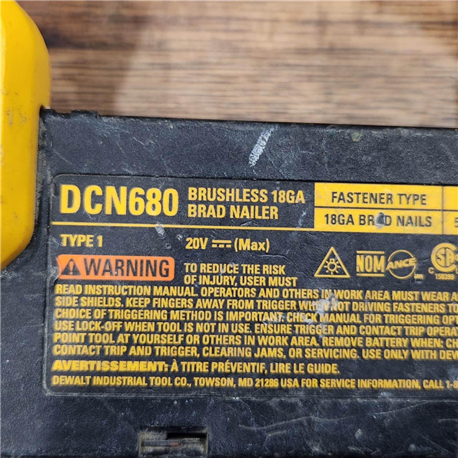 AS-IS DEWALT 20V MAX XR 18 Gauge Brad Nailer Kit