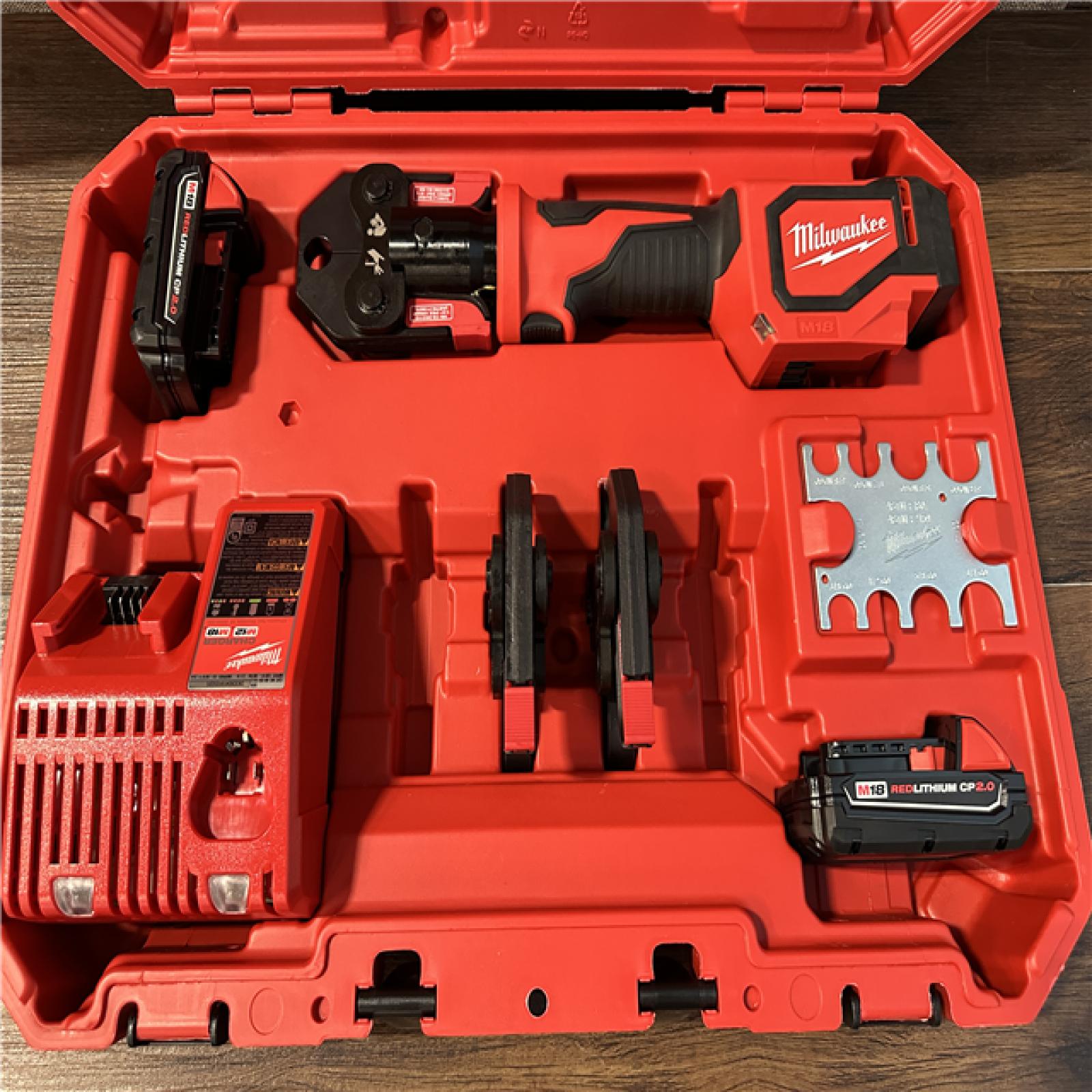 California AS-IS Milwaukee M18 Short Throw Press Took Kit With Pex Crimp Jaws, (2) Batteries, Charger & Hard Case-Appears in Excellent Condition