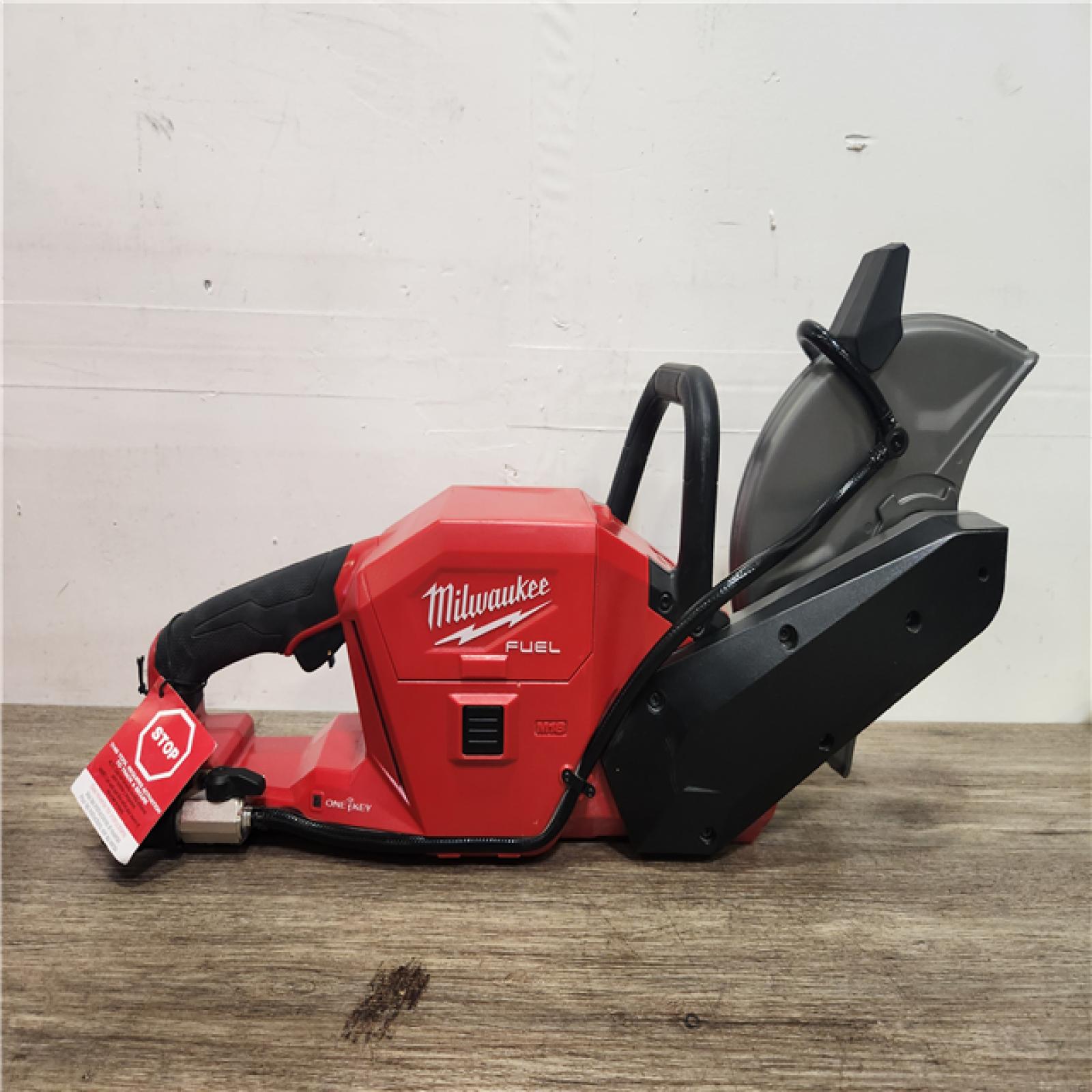 Phoenix Location Milwaukee M18 FUEL ONE-KEY 18V Lithium-Ion Brushless Cordless 9 in. Cut Off Saw (Tool-Only)