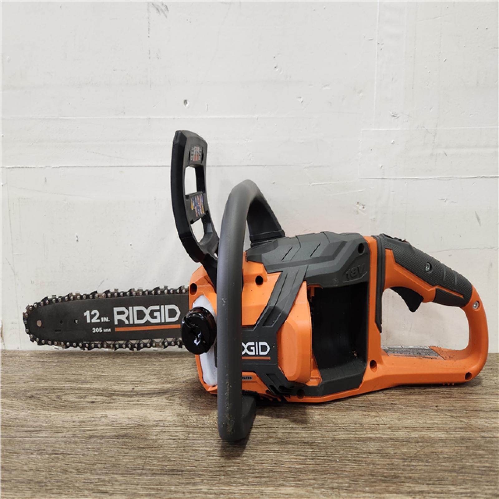 Phoenix Location NEW RIDGID 18V Brushless 12 in. Electric Battery Chainsaw (Tool Only)