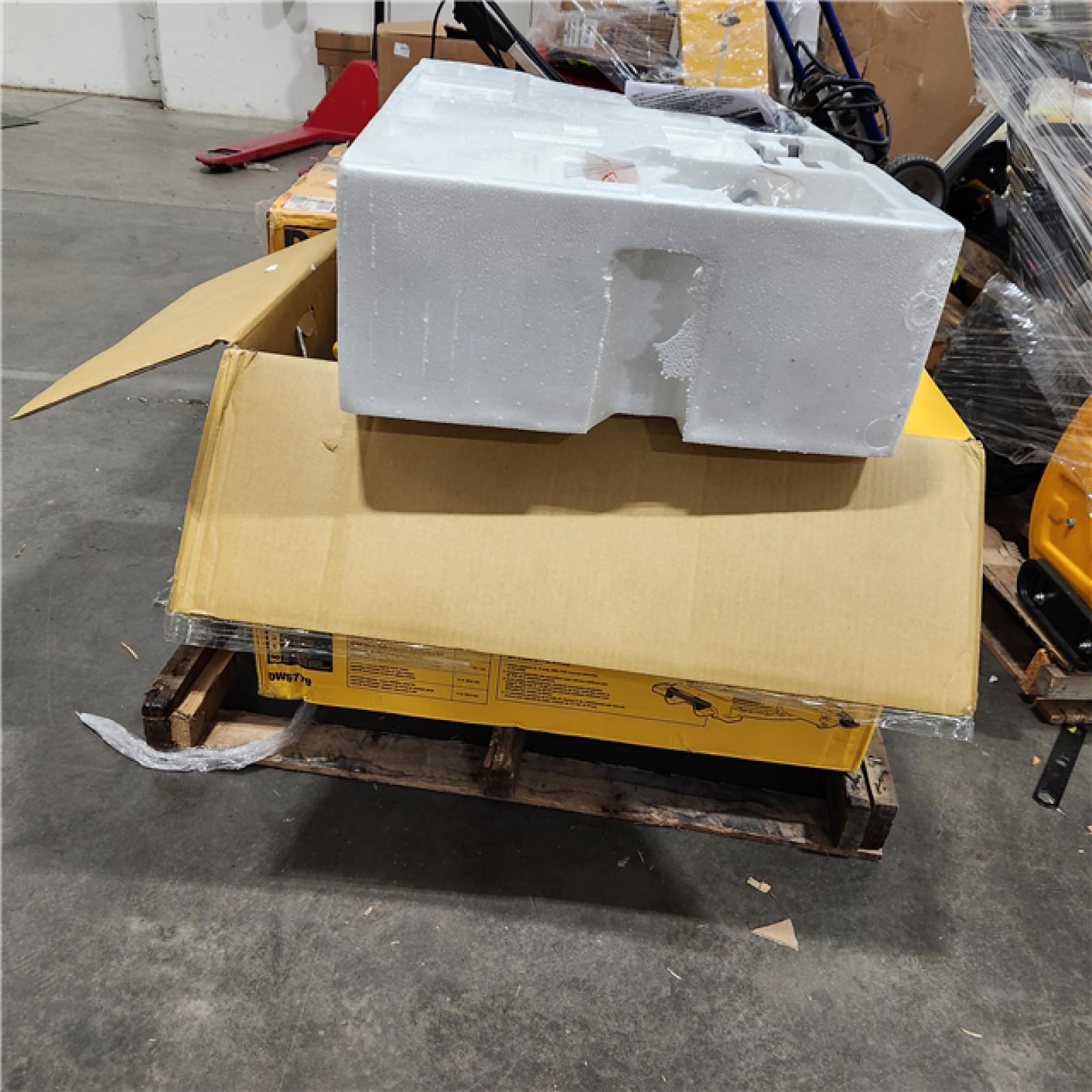 Dallas Location - Like New- DeWalt DWS779 12 Sliding Double Bevel Compound Miter Saw