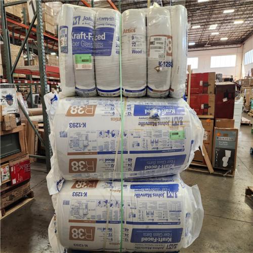 Phoenix Location Johns Manville R-38 Kraft Faced Fiberglass Insulation Batt 24 in. W x 48 in. L (12 Bags 864 Sq/Ft)