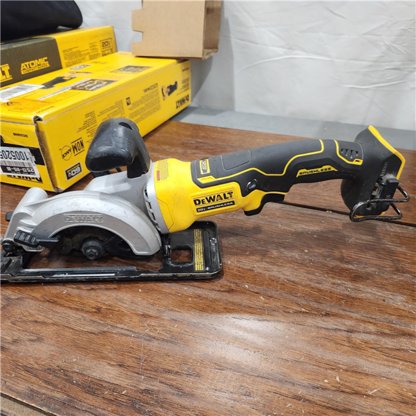 AS-IS ATOMIC 20V MAX Cordless Brushless 4-1/2 in. Circular Saw (Tool Only)