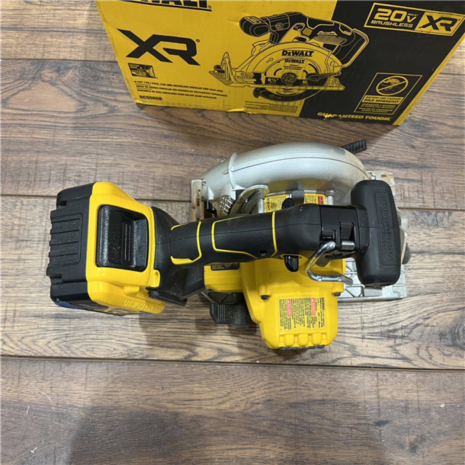 AS-IS DeWALT DCS565B 20V Max Brushless 6.5   Cordless Circular Saw