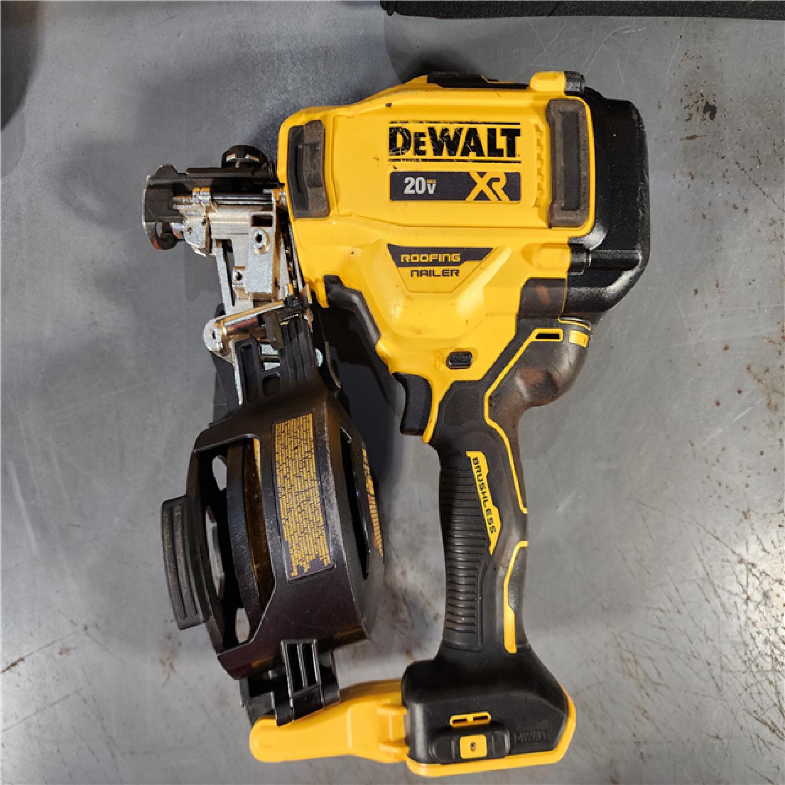 HOUSTON LOCATION - AS-IS DEWALT 2007898 Roofing Nailer Cordless