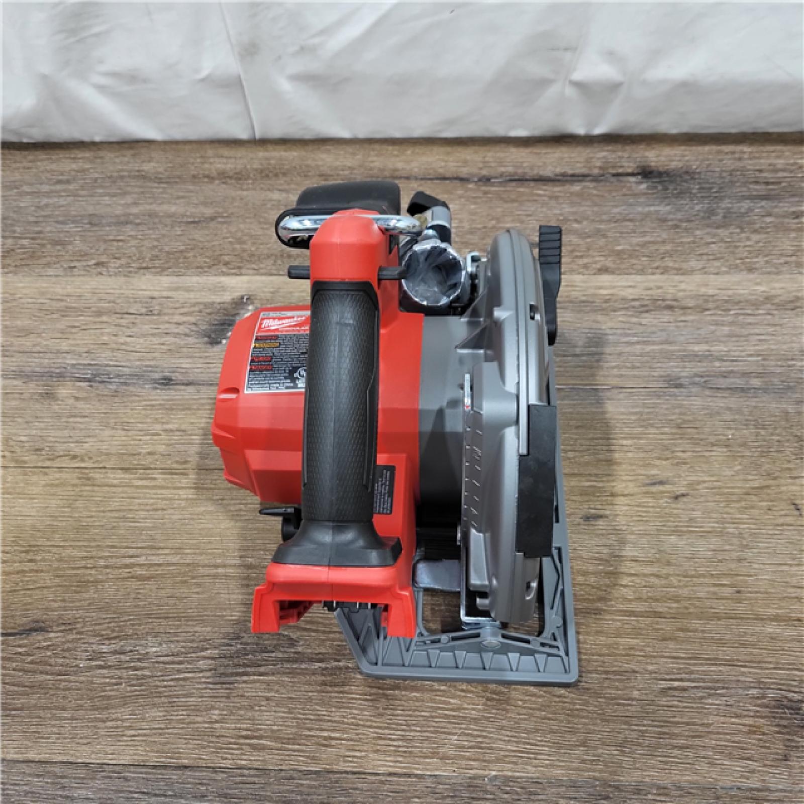 GOOD M18 FUEL 18V Lithium-Ion Brushless Cordless 7-1/4 in. Circular Saw (Tool-Only)