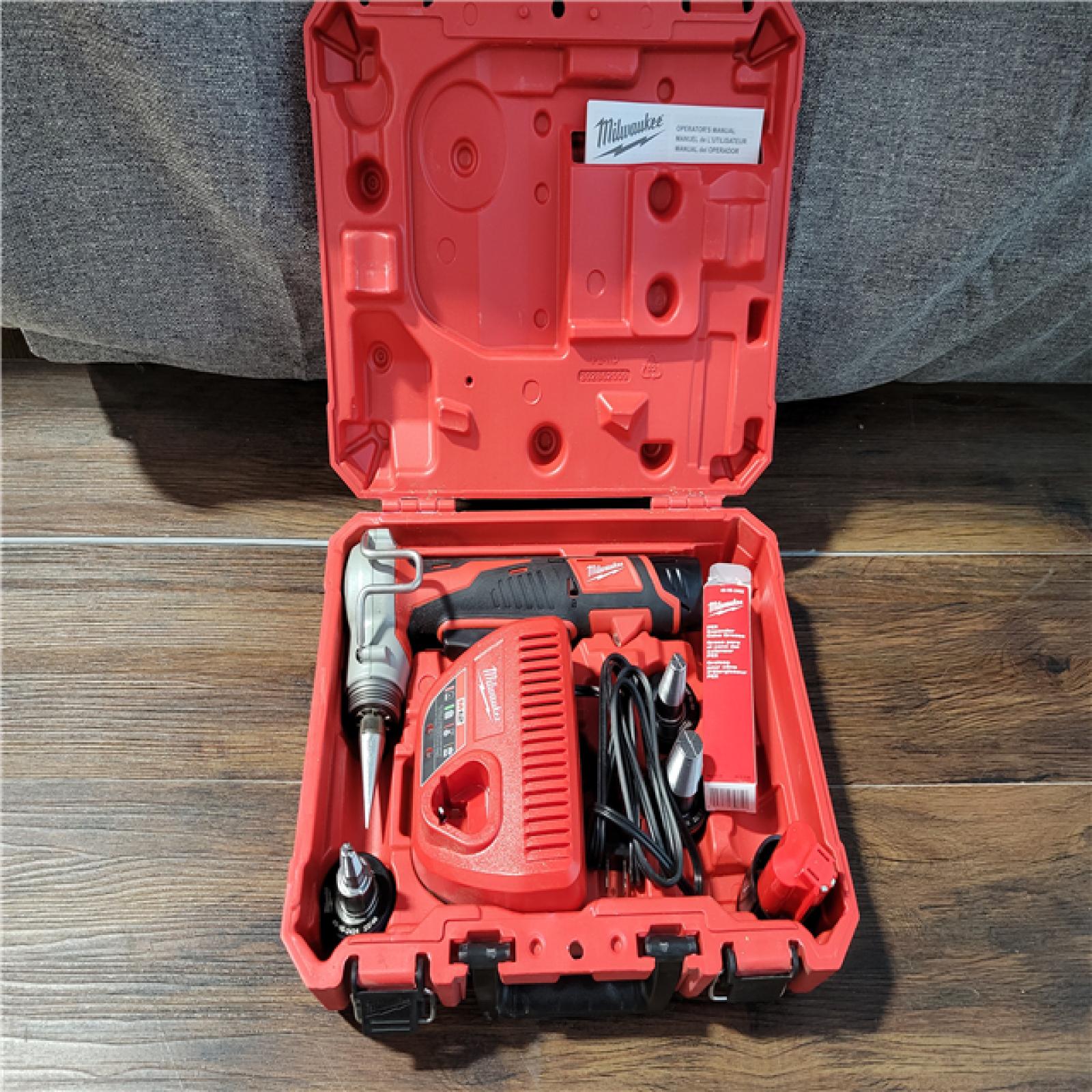 CALIFORNIA NEW MILWAUKEE M12 PEX EXPANDER KIT(BATTERIES AND CHARGER INCLUDED)