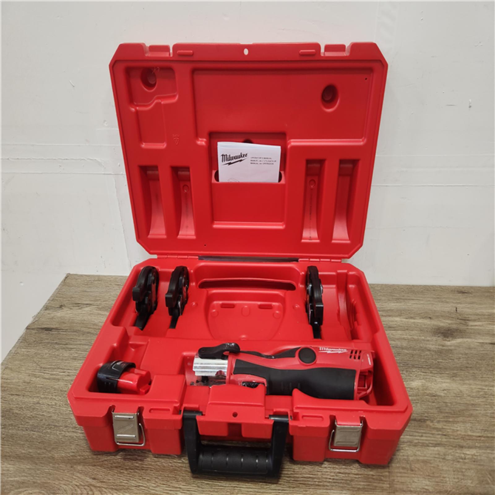 Phoenix Location LIKE NEW Milwaukee M12 12-Volt Lithium-Ion Force Logic Cordless Press Tool Kit (3 Jaws Included) with a 1.5 Ah Battery and Hard Case