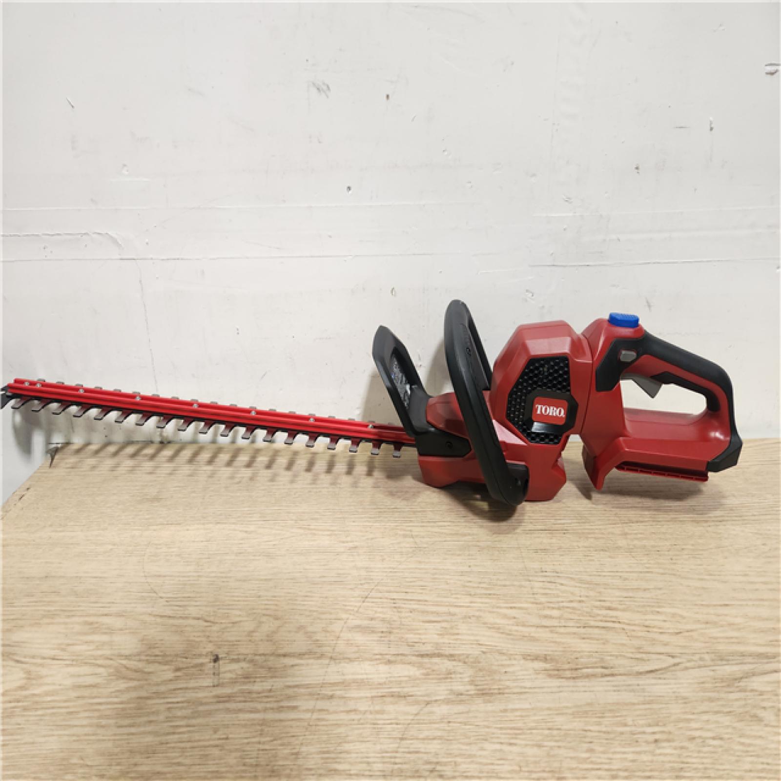 Phoenix Location NEW Toro 60V MAX* 24 in. (60.96 cm) Hedge Trimmer with 2.5Ah Battery