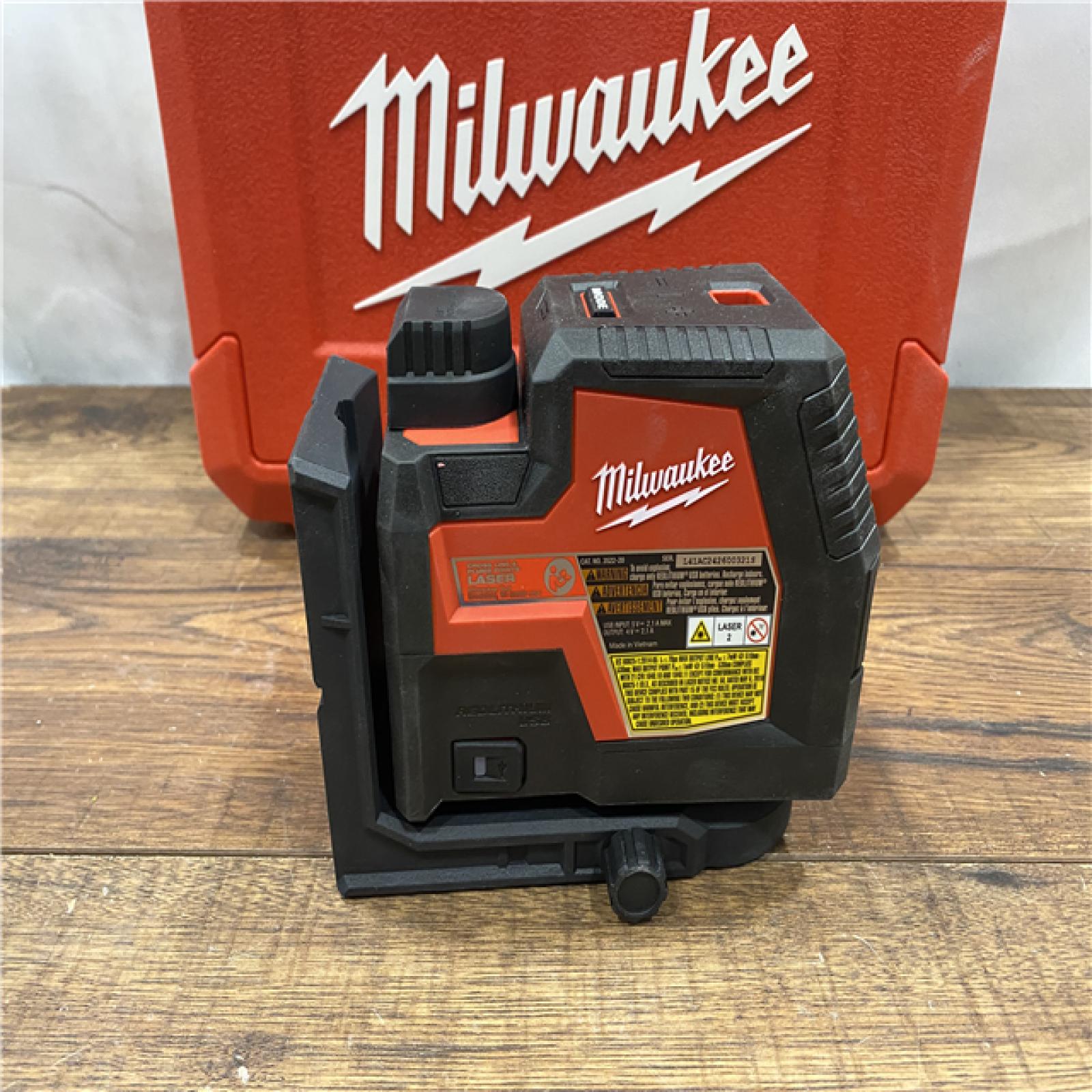 AS IS Milwaukee-3522-21 Green Beam Laser Cross Line Plumb Point USB Rechargeable