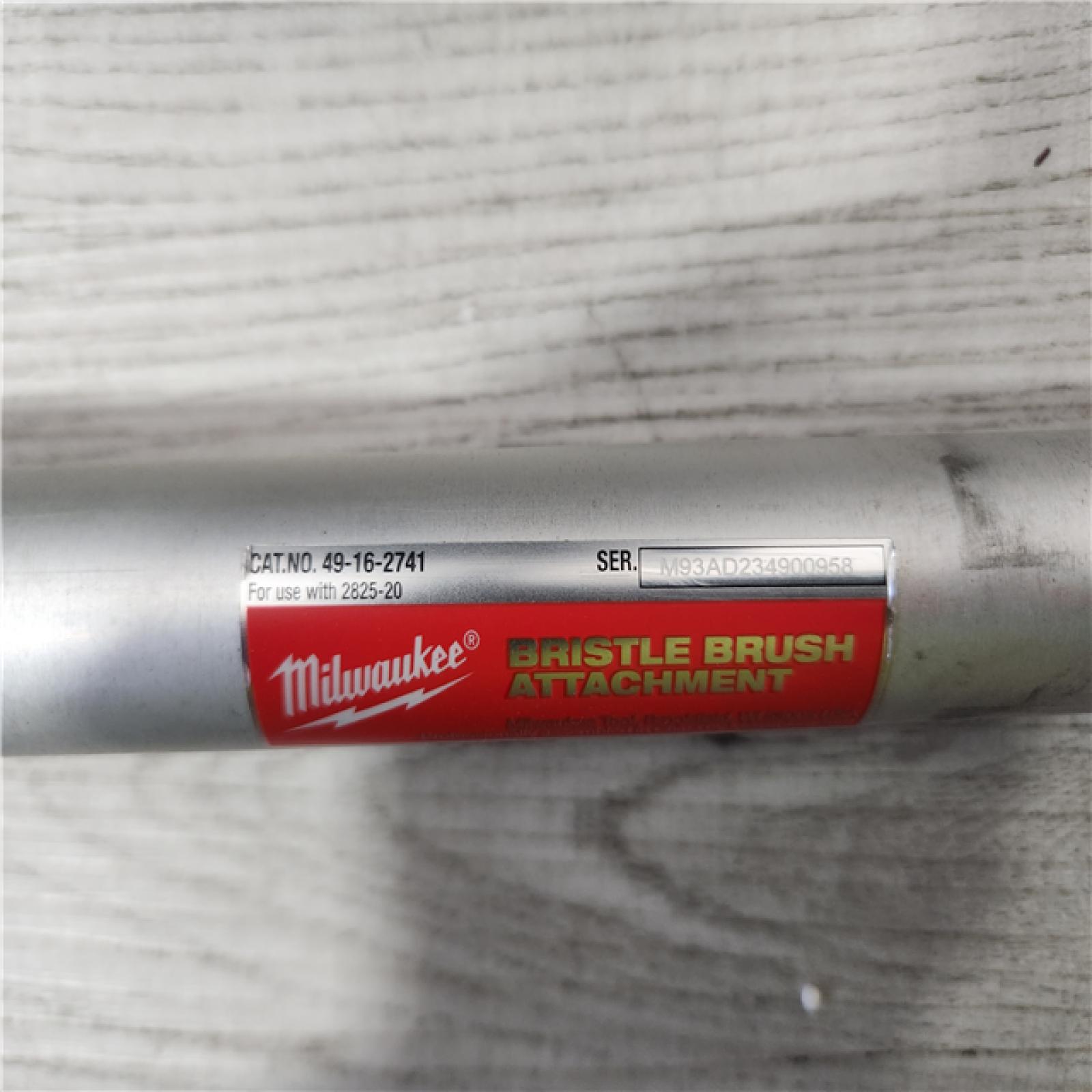 Phoenix Location Milwaukee M18 FUEL QUIK-LOK Bristle Brush Attachment