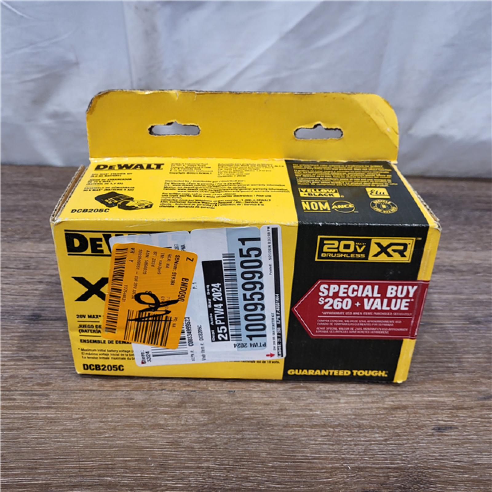 AS-IS DEWALT 20-Volt Maximum XR 5.0 Ah Battery Pack and Charger