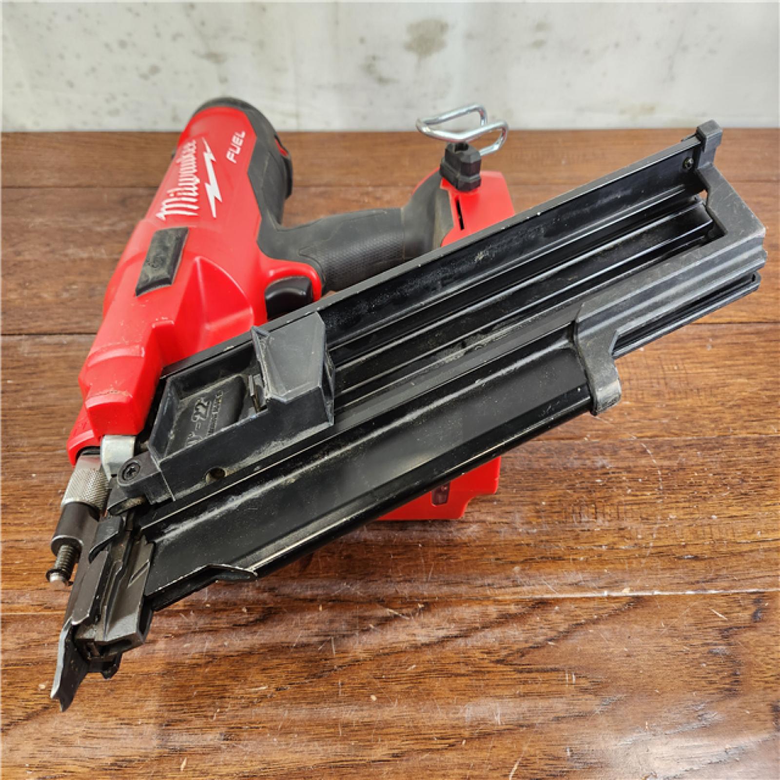 AS-IS Milwaukee M18 FUEL Brushless Cordless 21-Degree Plastic Collated Framing Nailer (Tool Only)