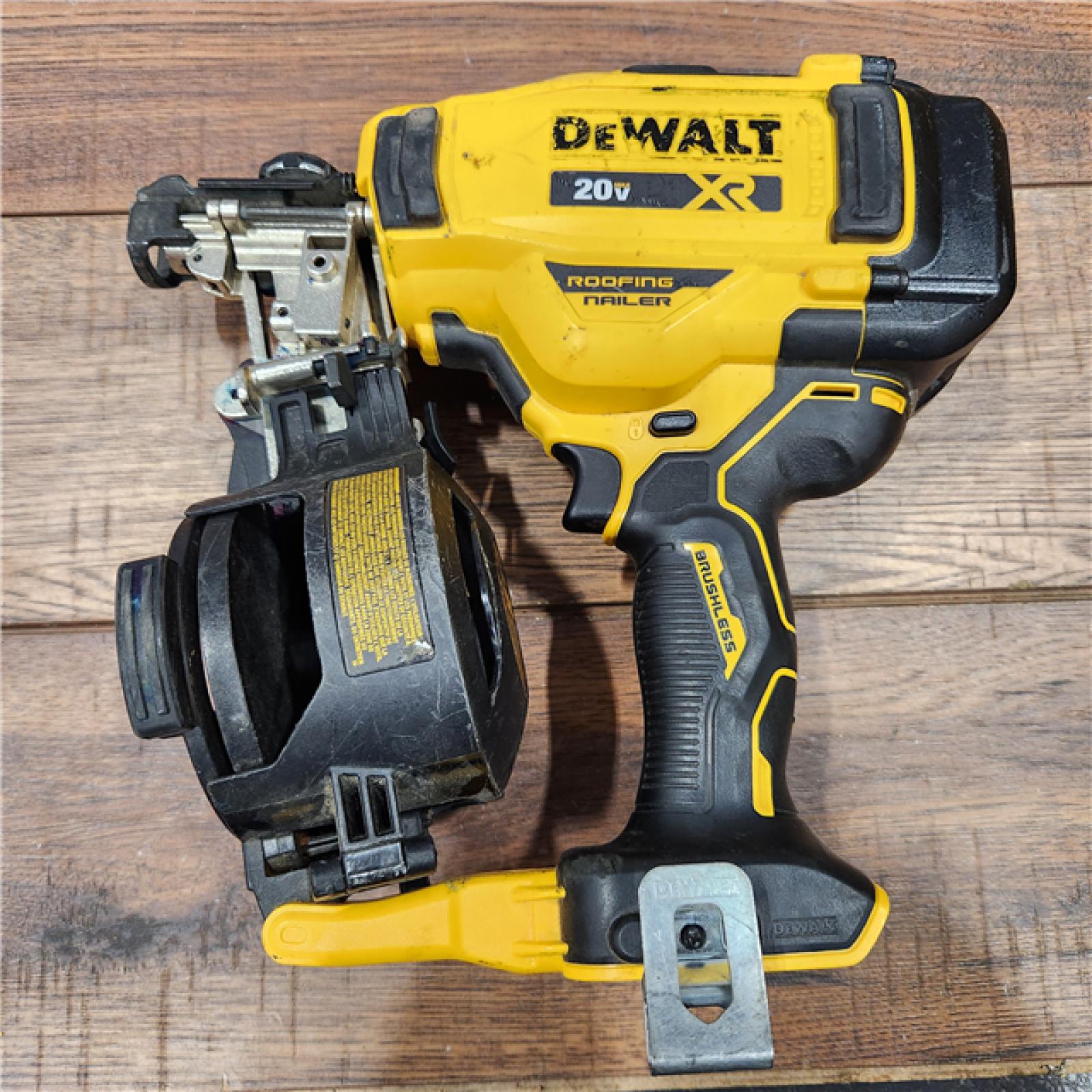 AS-IS DEWALT 2007898 Roofing Nailer Cordless