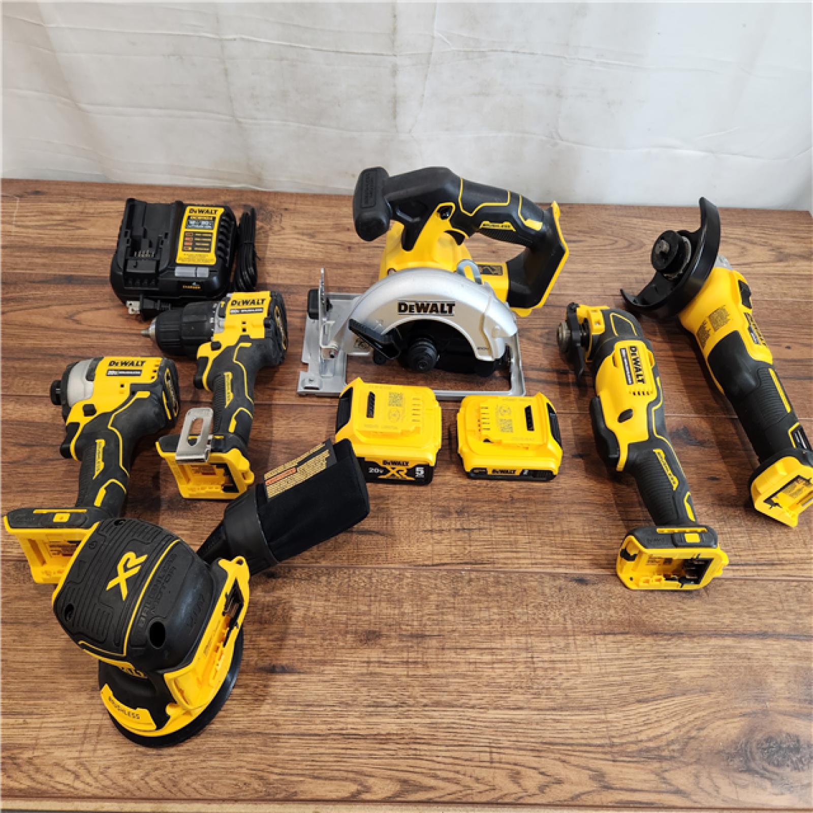 AS-IS DEWALT 20-Volt MAX ToughSystem Lithium-Ion 6-Tool Cordless Combo Kit