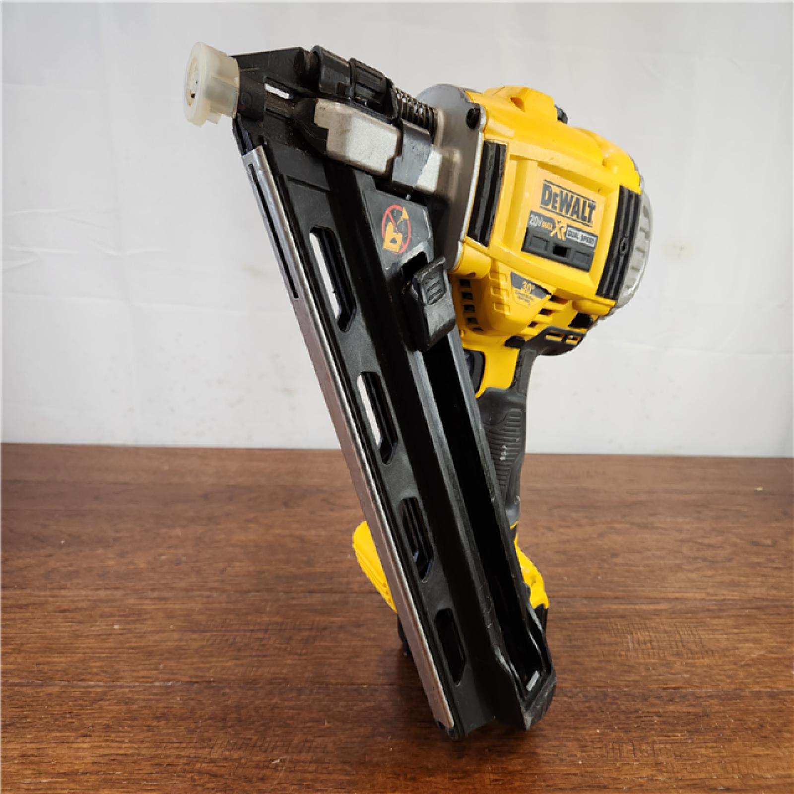 AS-IS DeWalt 20V MAX Cordless Brushless 2-Speed 30° Paper Collated Framing Nailer Kit