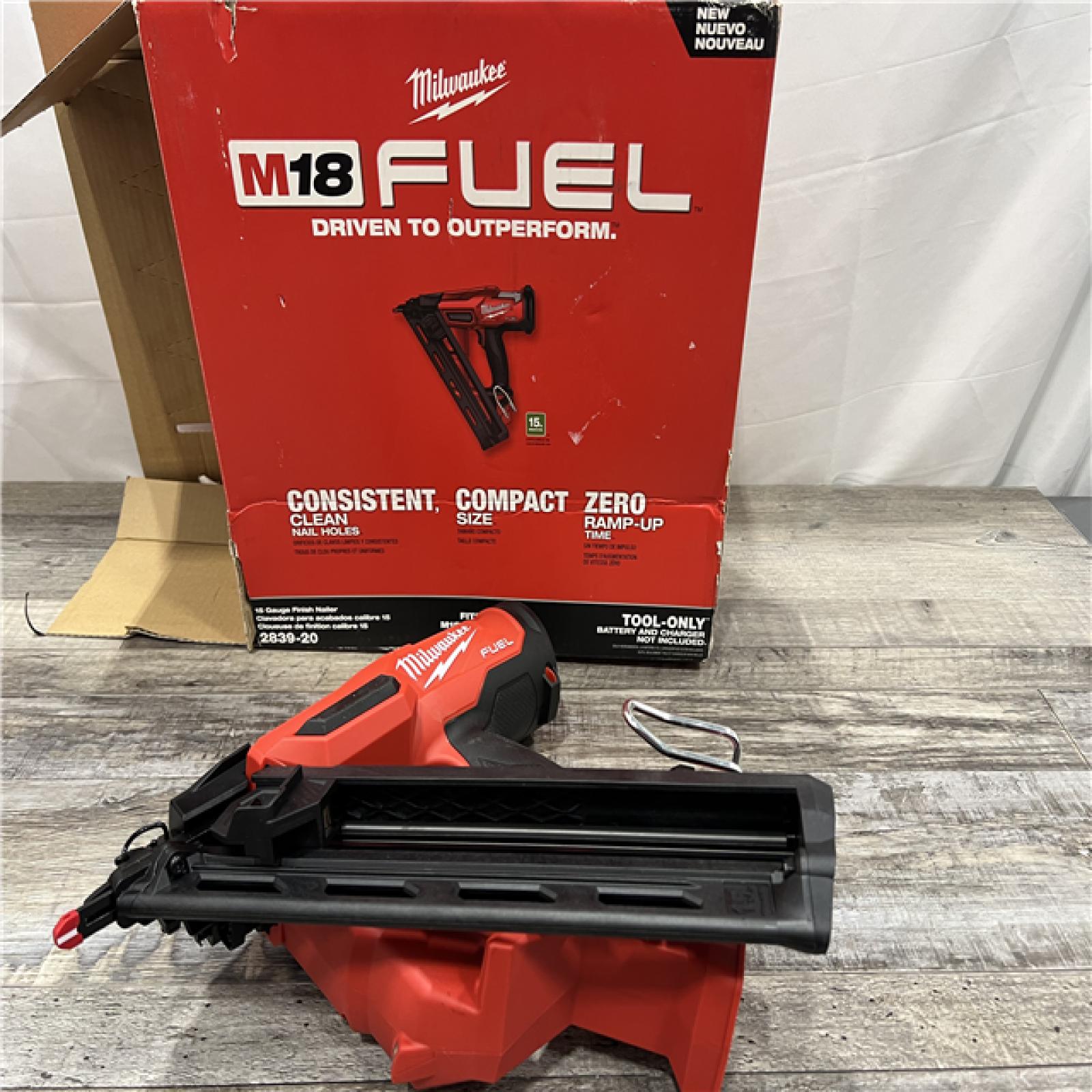 AS-IS Milwaukee 2839-20 M18 FUEL 15 Ga. 18 Volt Brushless Angled Finish Nailer