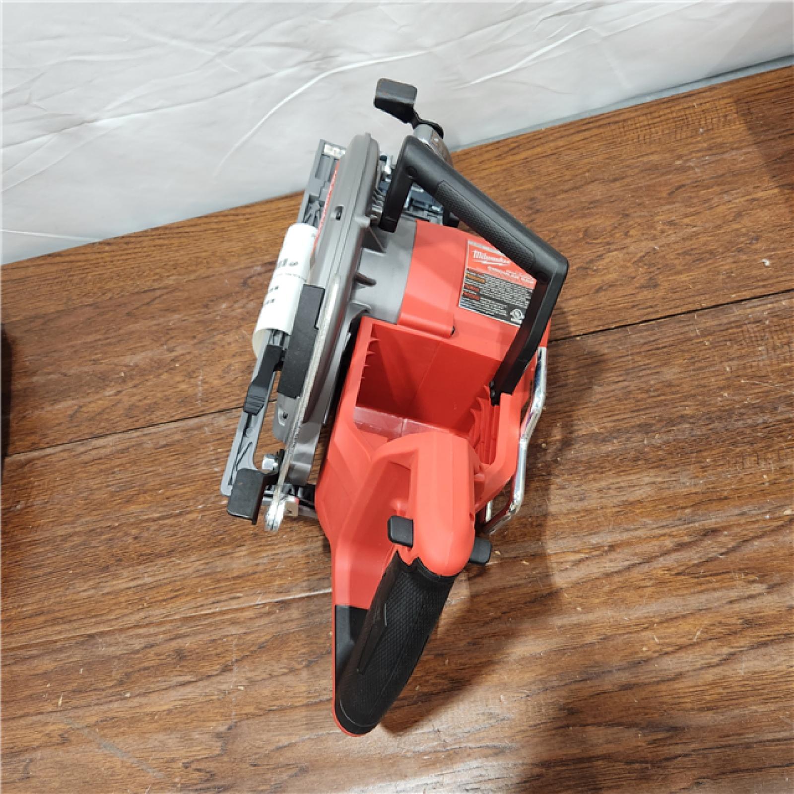 NEW Milwaukee 2830-20 Rear Handle Circular Saw M18 FUEL 7-1/4  Cordless Brushless Tool Only