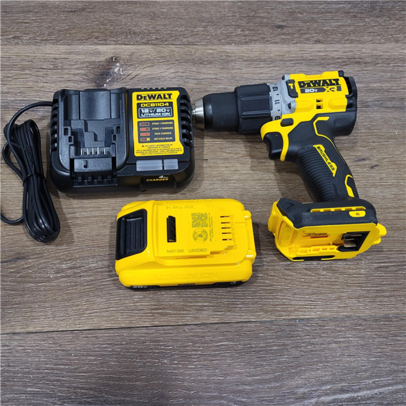 AS-IS DEWALT 20V MAX XR Lithium-Ion Brushless Cordless 1/2 Hammer Drill/Driver Kit