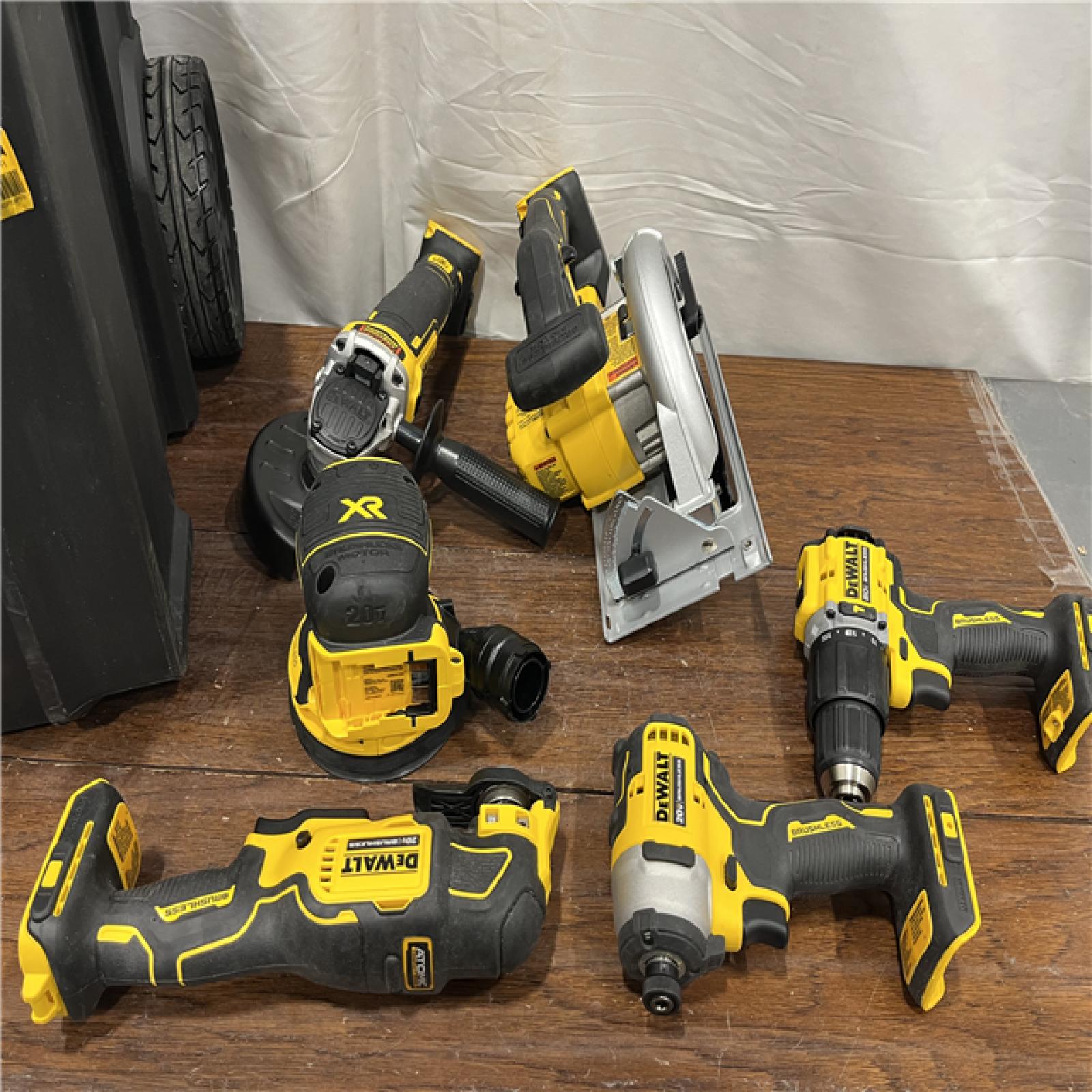 AS-ISDewalt 20-Volt MAX ToughSystem Lithium-Ion 6-Tool Cordless Combo Kit