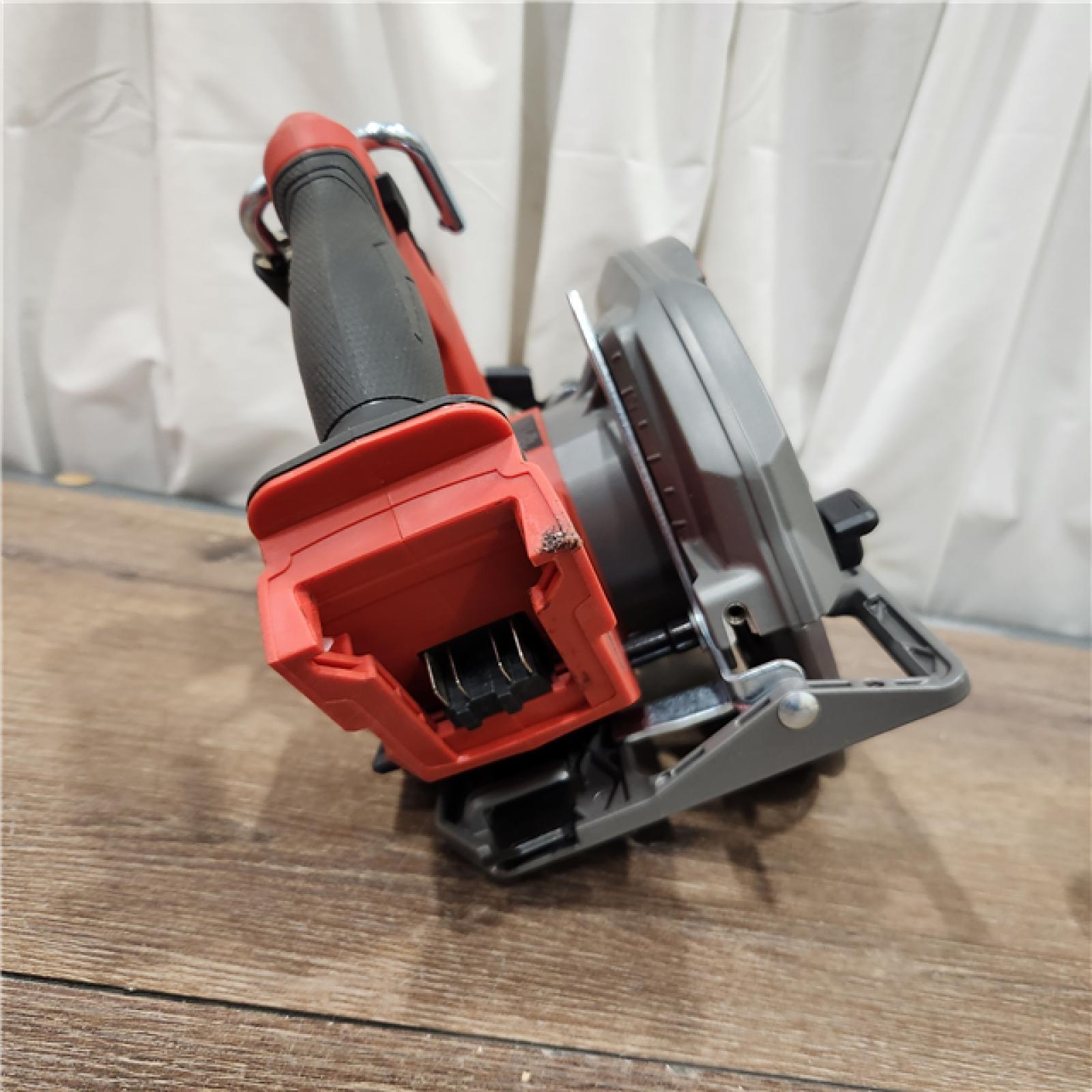 AS-IS Milwaukee M18 FUEL 18V Lithium-Ion Brushless Cordless 7-1/4 in. Circular Saw (Tool-Only)