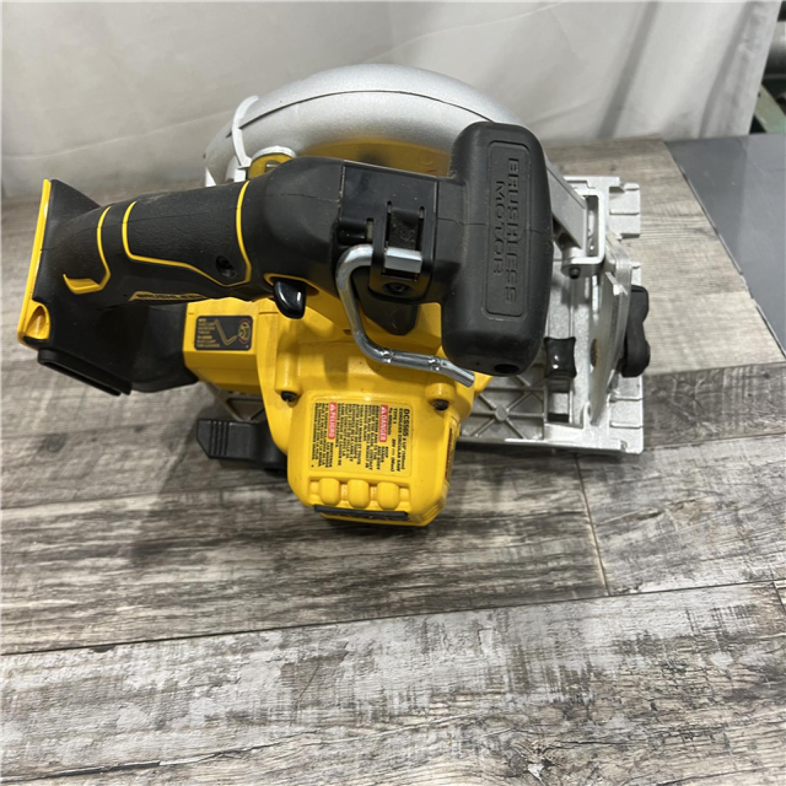 AS-IS DeWALT DCS565B 20V Max Brushless 6.5   Cordless Circular Saw