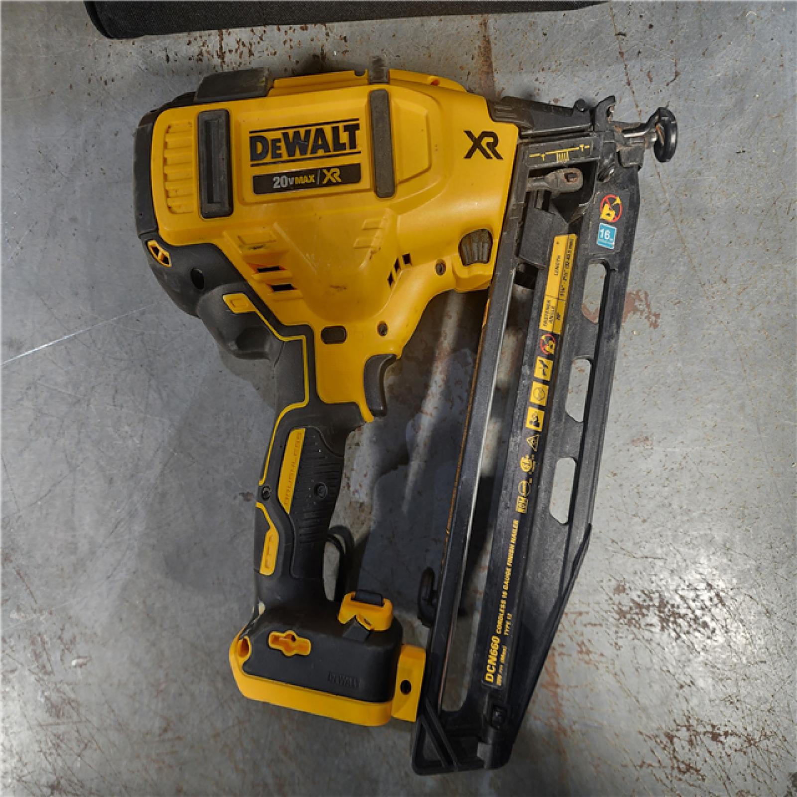 HOUSTON LOCATION - AS-IS DeWalt DCN660D1 20V 16 Gauge Cordless Angled Finish Nailer Kit W/ 2Ah Battery