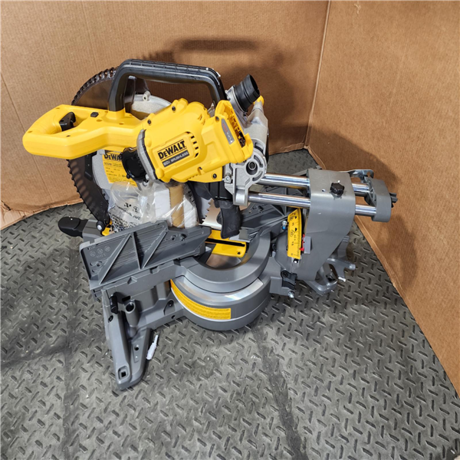 HOUSTON LOCATION - AS-IS (APPEARS LIKE NEW) DEWALT 60V Lithium-Ion 12 in. Cordless Sliding Miter Saw (Tool Only)