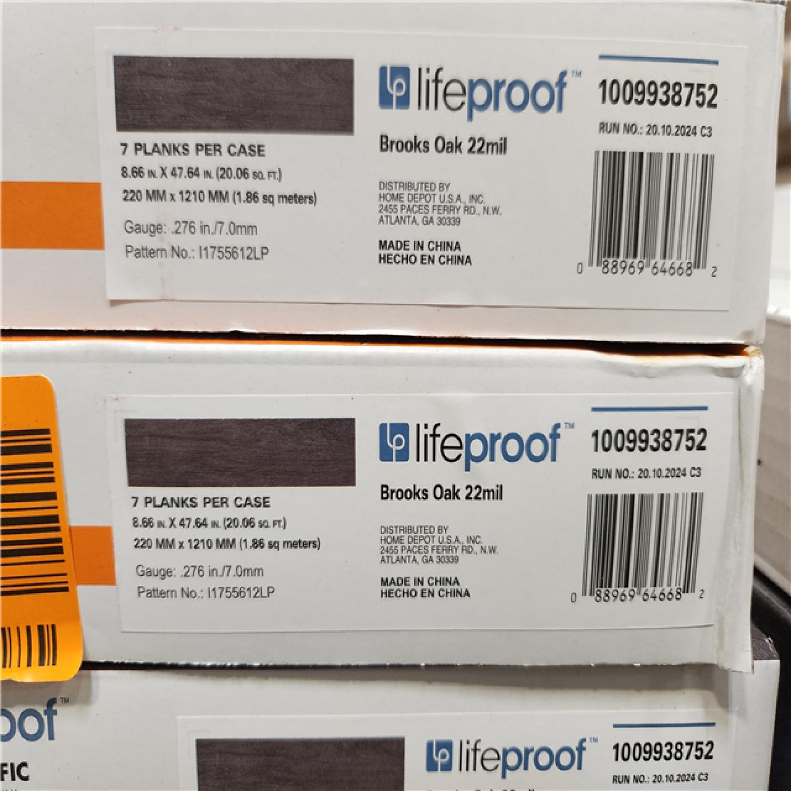 Phoenix Location Lifeproof Brooks Oak 22 MIL x 8.7 in. W x 48 in. L Click Lock Waterproof Luxury Vinyl Plank Flooring (461 sqft 23 case)