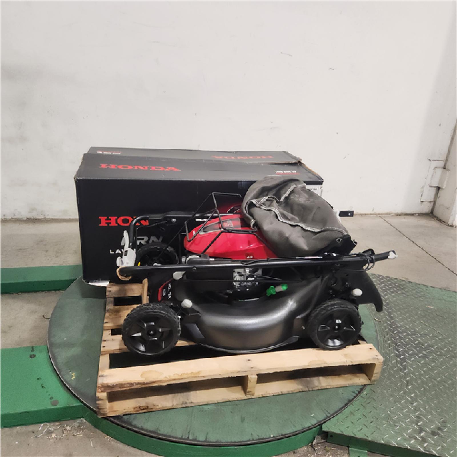 Dallas Location - As-Is Honda HRN216VKA Mower | 21 Walk Behind (Lot Of 2)