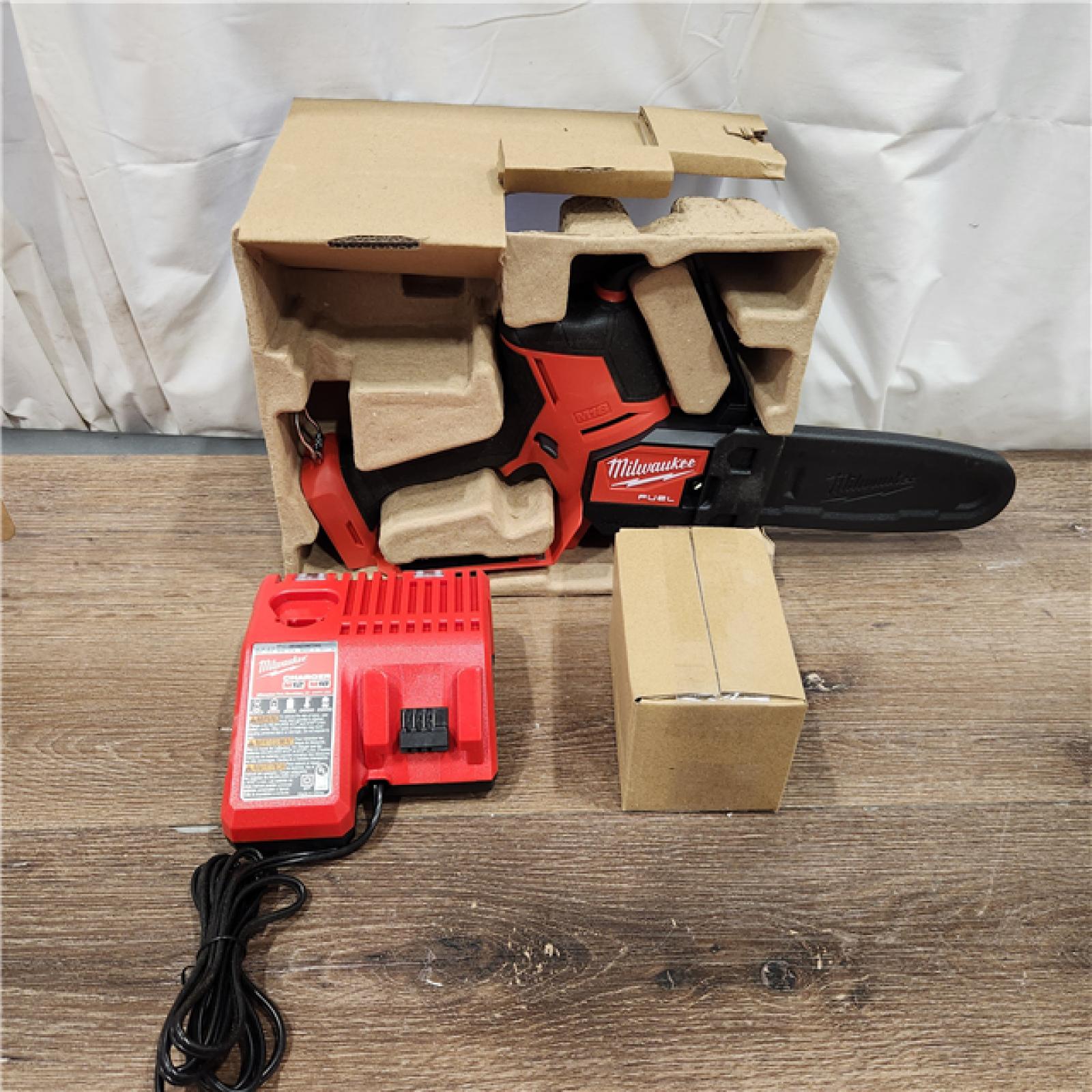 AS-IS M18 FUEL 8 in. 18V Lithium-Ion Brushless HATCHET Pruning Saw Kit with 6Ah High Output Battery and Charger