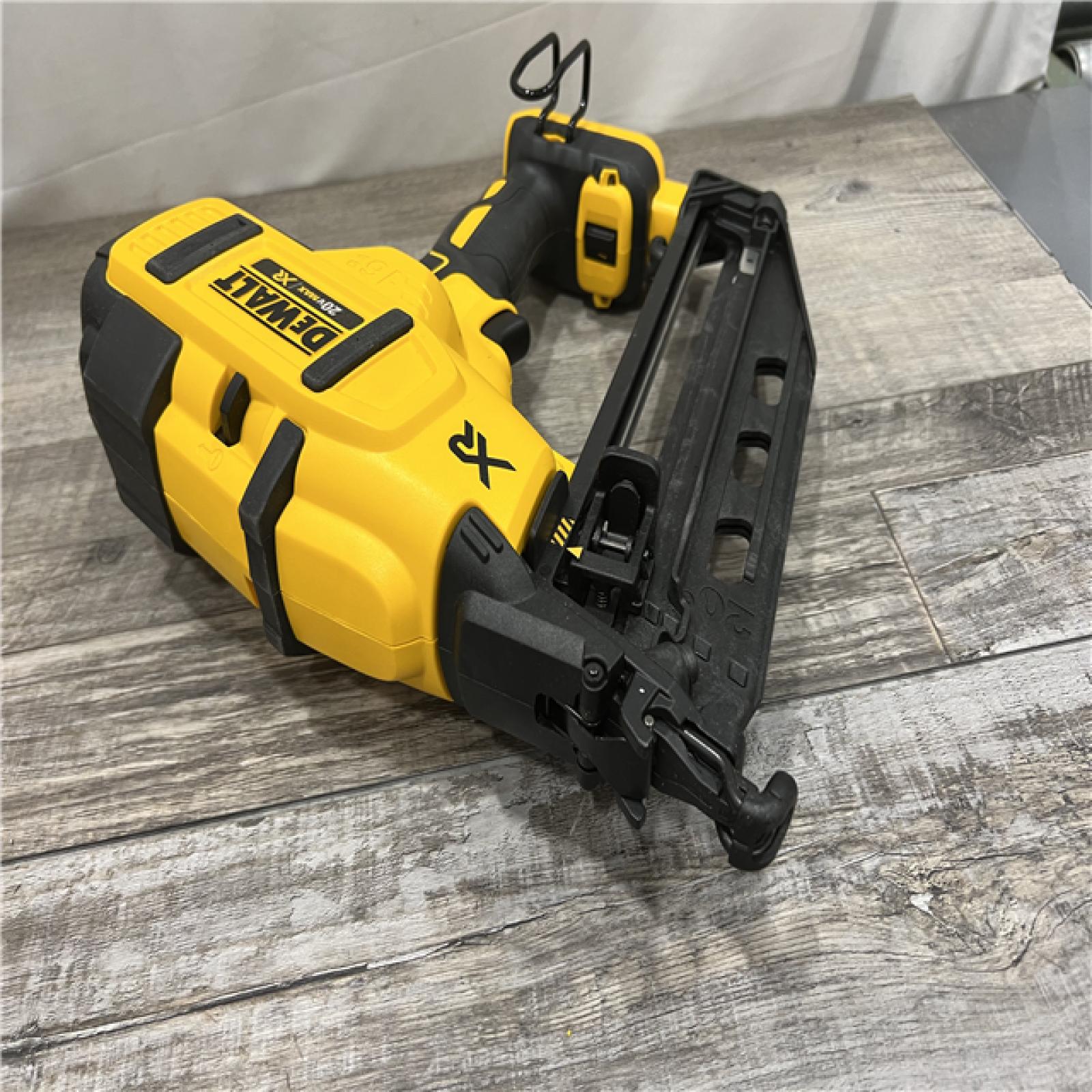 AS-IS DeWalt DCN660D1 20V 16 Gauge Cordless Angled Finish Nailer Kit W/ 2Ah Battery