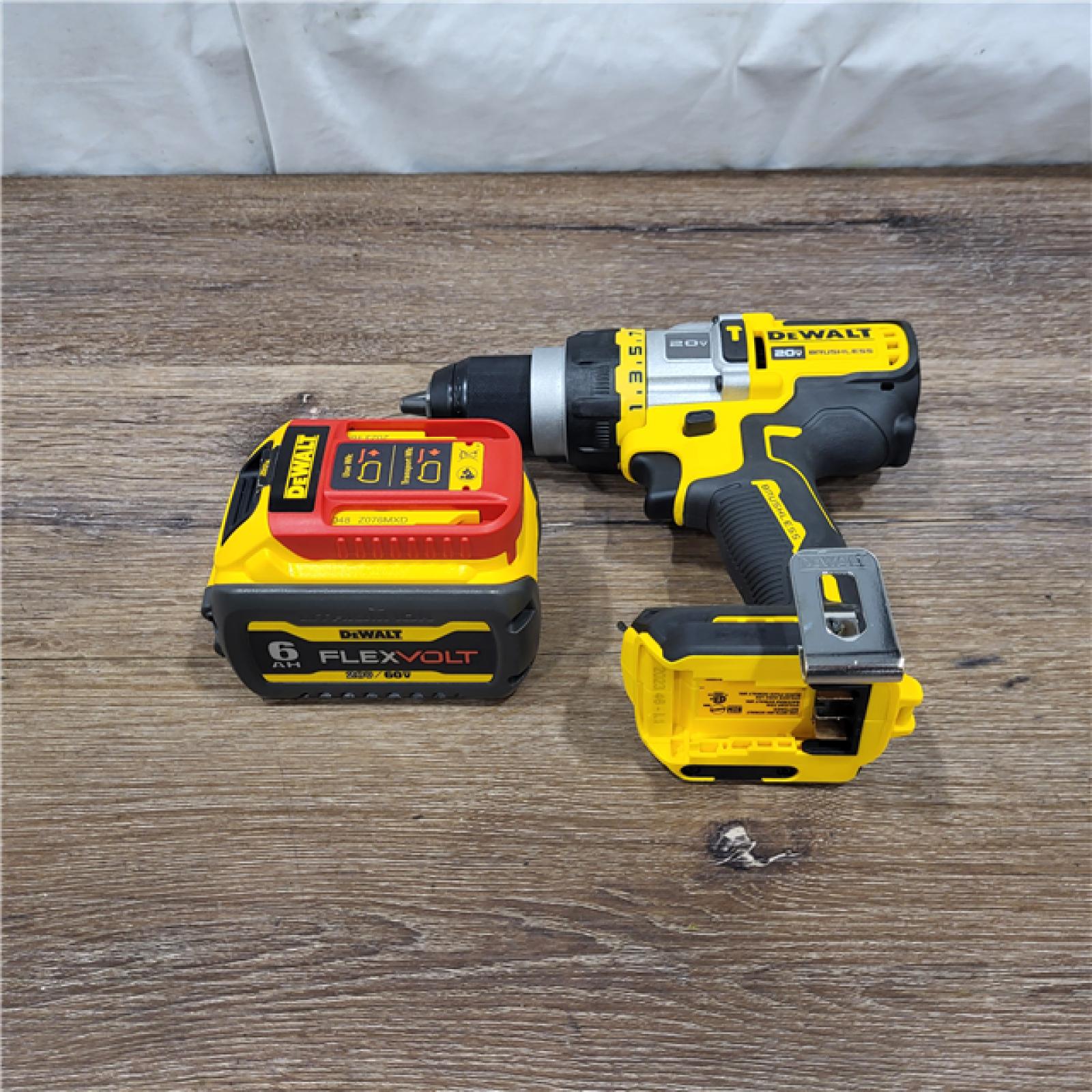 AS-IS Dewalt FLEXVOLT 20 Volt 1/2 in. Brushless Cordless Hammer Drill/Driver Kit (Battery & Charger)