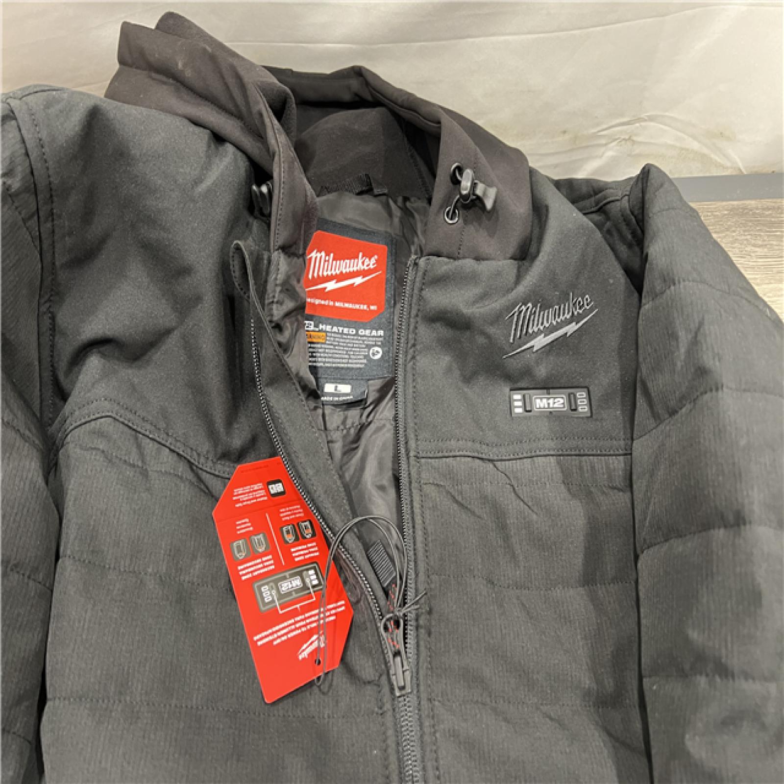 AS-IS Milwaukee Men's M12 Heated AXIS Jacket