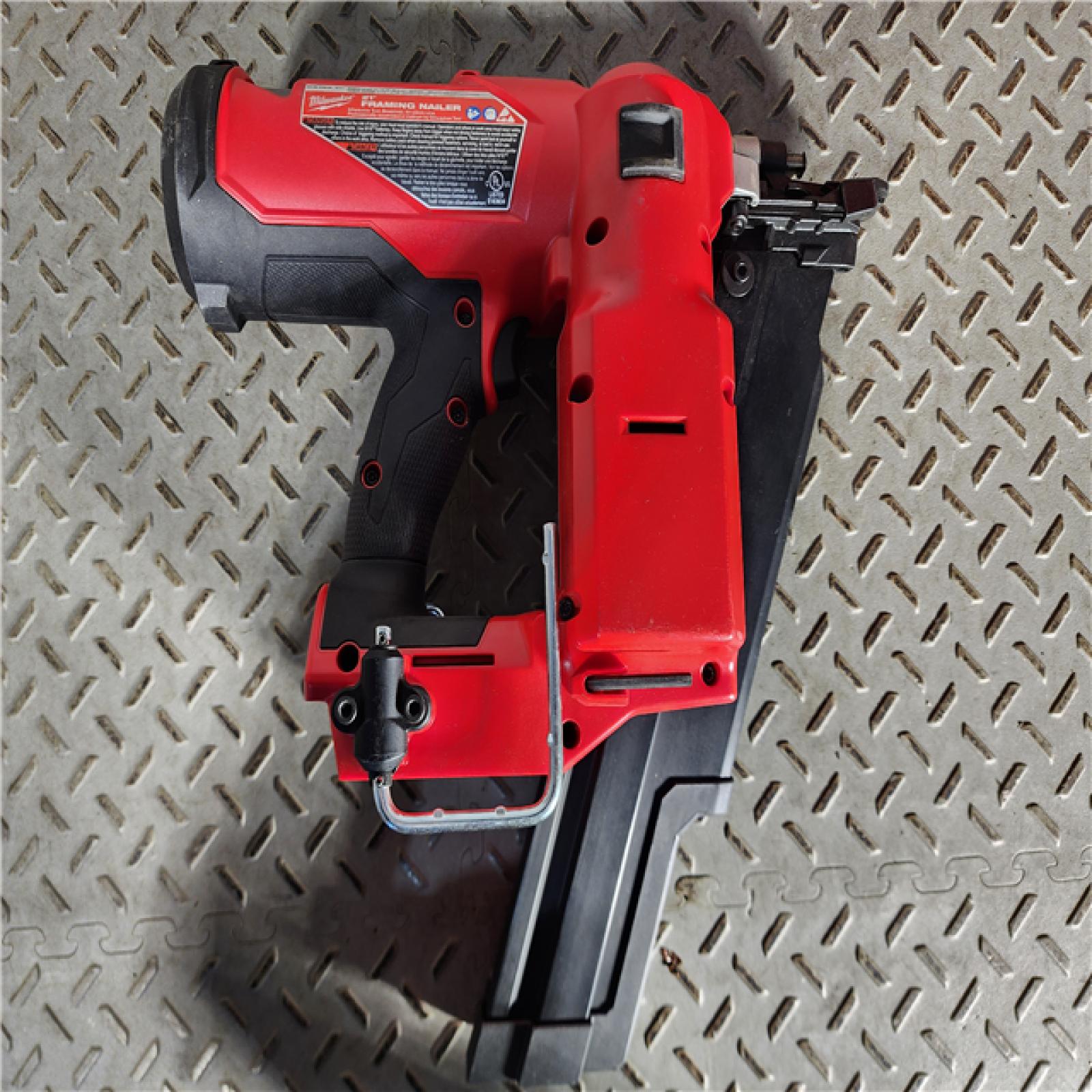 HOUSTON LOCATION - AS-IS (APPEARS LIKE NEW) Milwaukee 2744-20 M18 FUEL 21-Degree Cordless Framing Nailer (Tool Only)