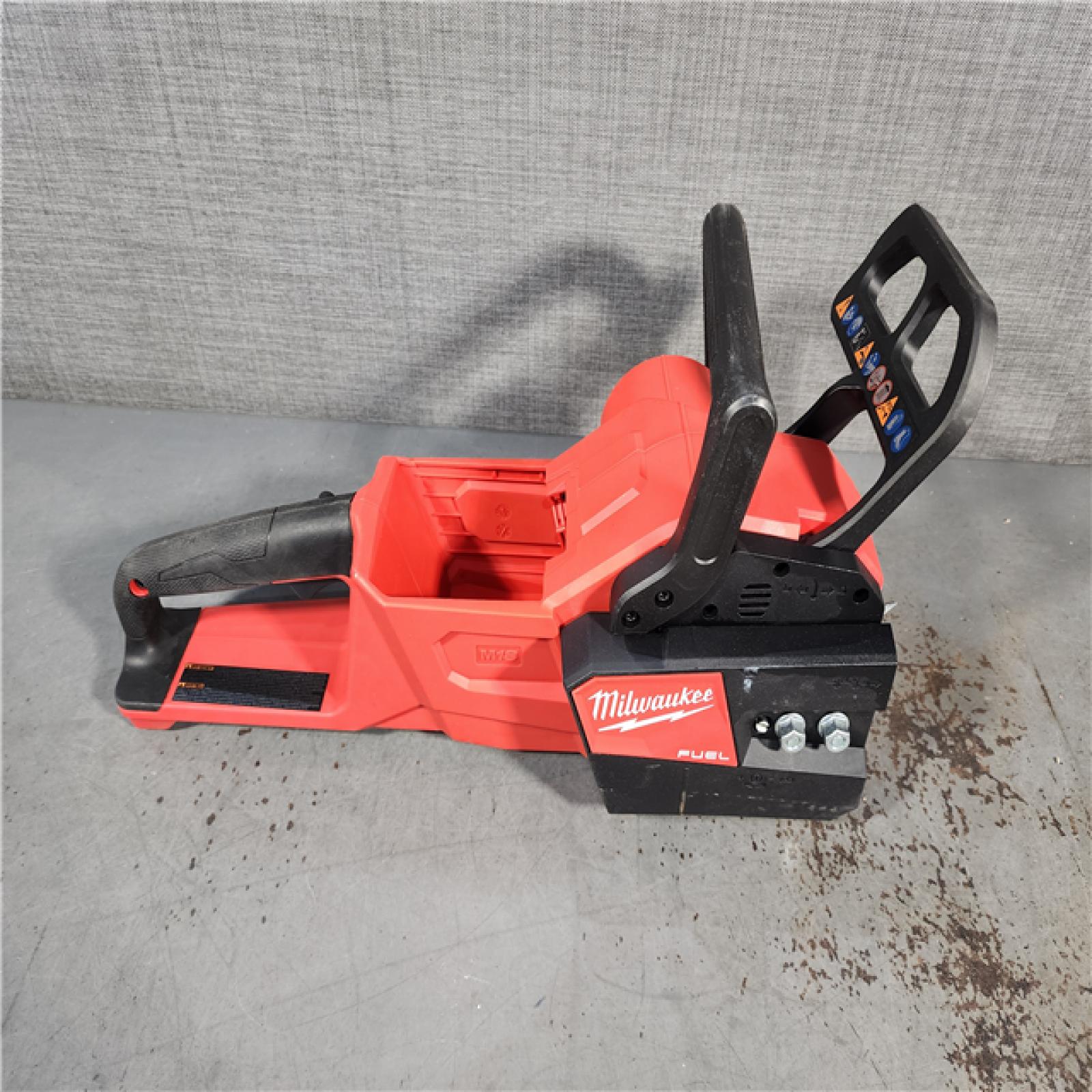 HOUSTON LOCATION - AS-IS Milwaukee M18 FUEL 16  18V Li-Ion Brushless Cordless Chainsaw Tool-Only 2727-20