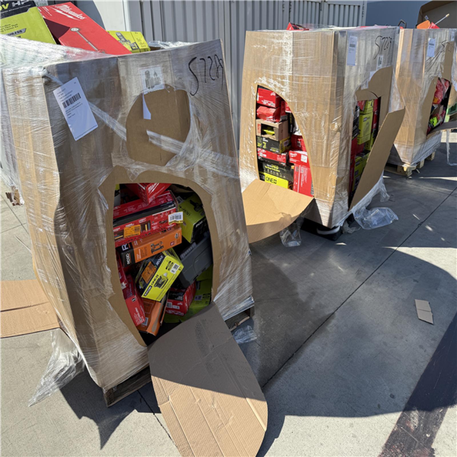 California AS-IS POWER TOOLS Partial Lot (3 Pallets) P-R057289