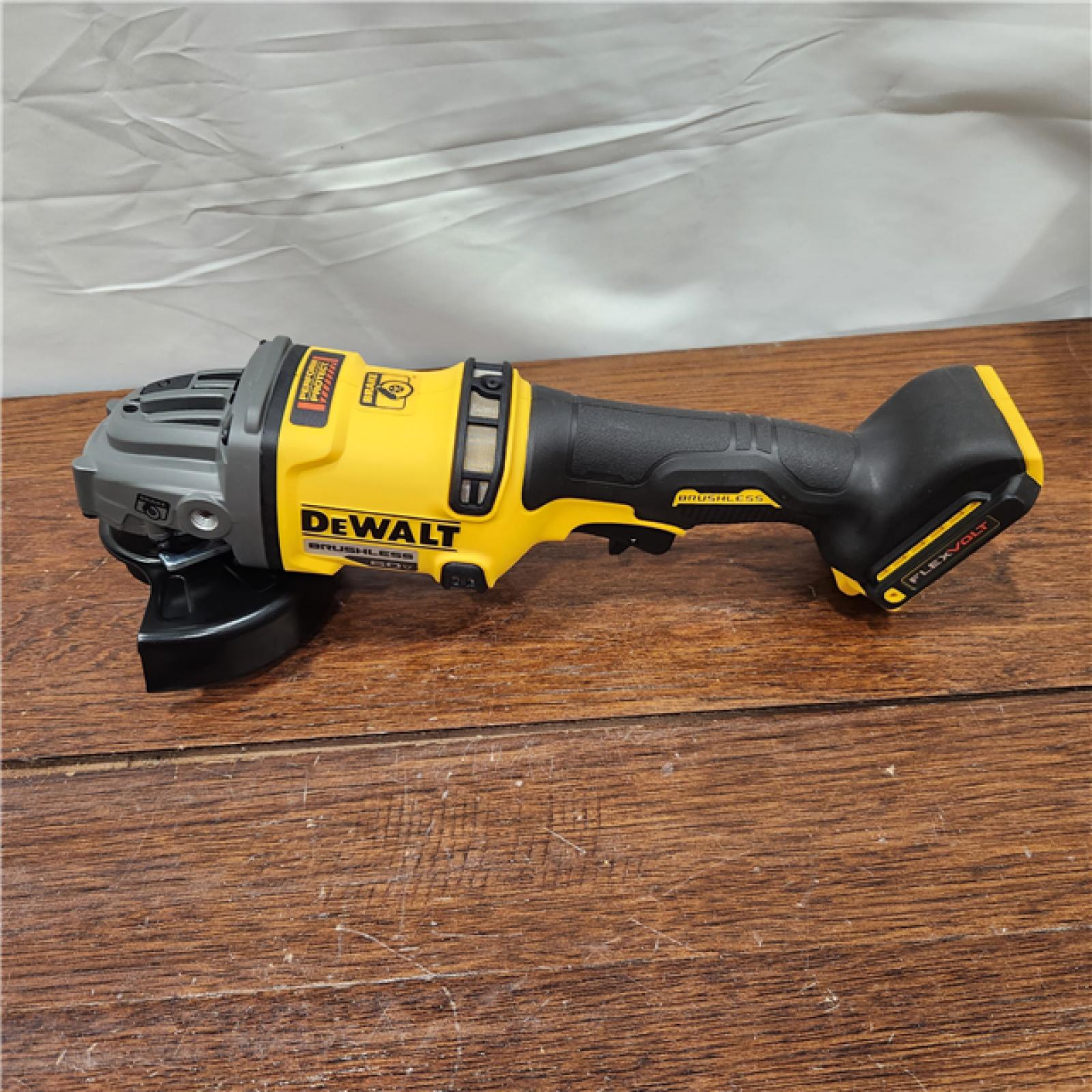 AS-IS DeWalt FLEXVOLT 60V MAX Cordless Grinder  4.5 - 6   9000 RPM  1 EA (115-DCG418B)