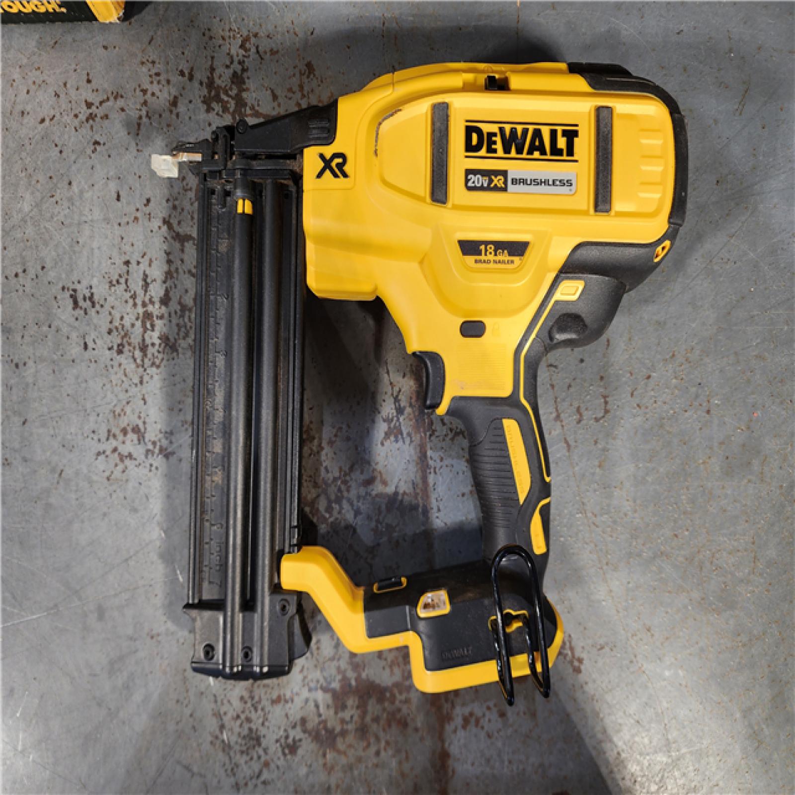 HOUSTON LOCATION - AS-IS DEWALT 20V MAX XR 18 Gauge Brad Nailer Kit